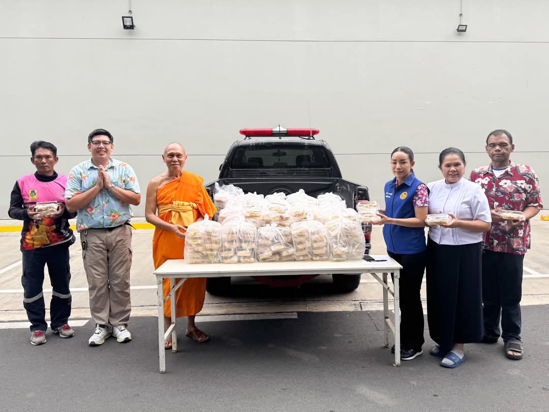 เจ้าอาวาสวัดพระธรรมกาย ส่งแรงใจแก่เจ้าหน้าที่ผู้ปฏิบัติงานในช่วงเทศกาลสงกรานต์