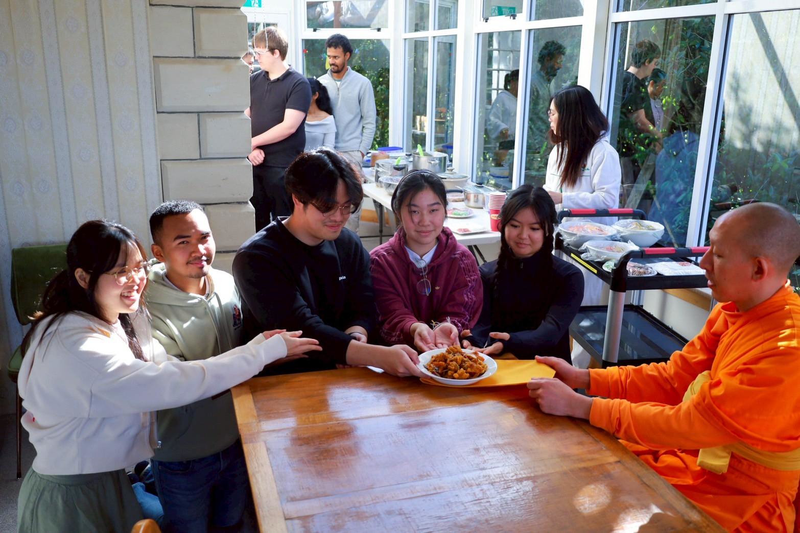 LINE_ALBUM_à¸à¹à¸²à¸§5วัà¸à¸à¸£à¸°à¸à¸£à¸£à¸¡à¸à¸²à¸¢à¸à¸±à¸à¸à¸µà¸à¸´à¸ (210468)_250419_34.jpg