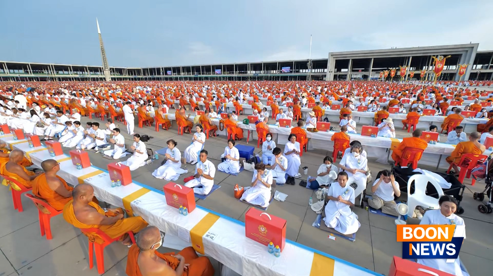 วัดพระธรรมกาย จัดพิธีถวายมหาสังฆทาน 40,000 กว่าวัดทั่วประเทศเนื่องในวันคุ้มครองโลก