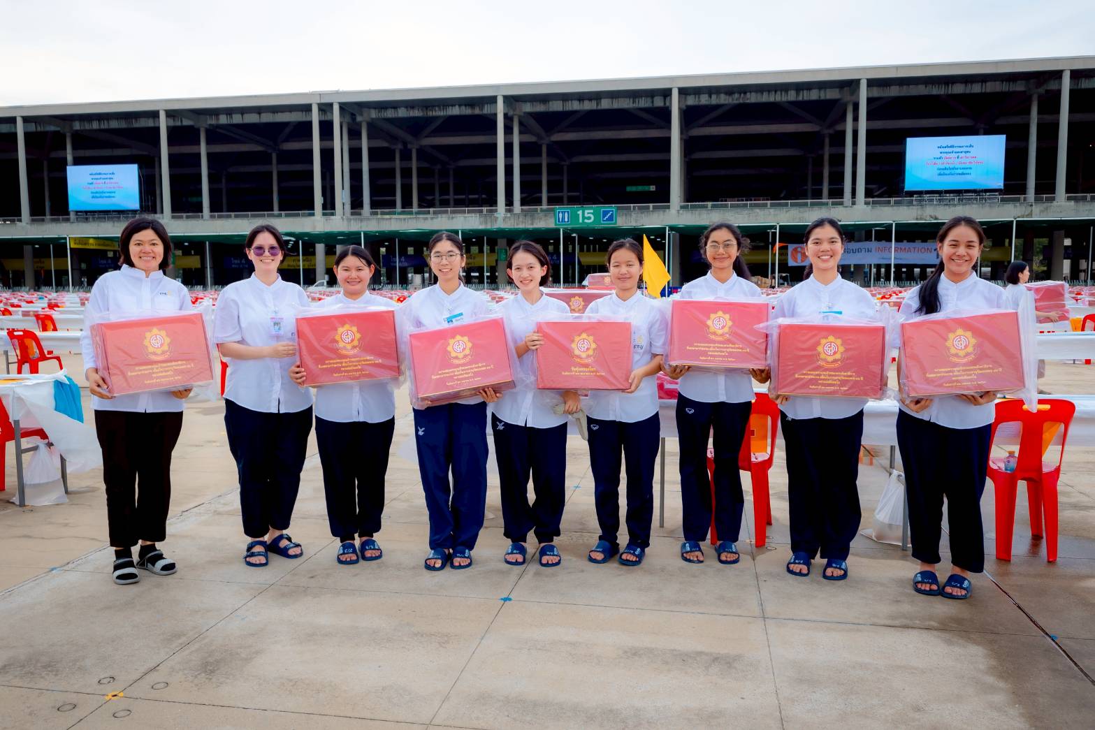 ธรรมทายาทหญิง รุ่นที่  40 ร่วมบุญใหญ่วันคุ้มครองโลก