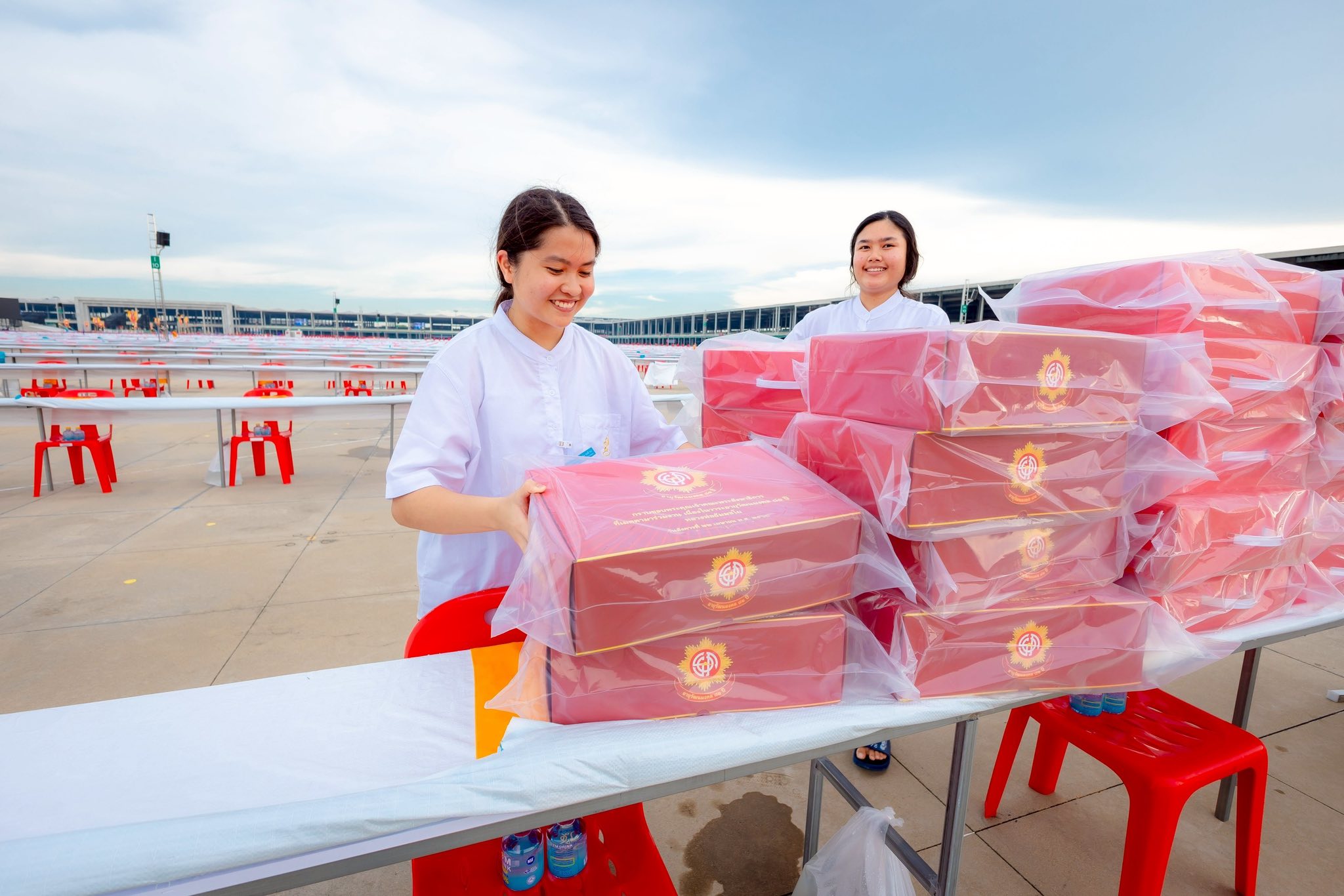 ธรรมทายาทหญิง รุ่นที่ 40 ร่วมบุญใหญ่วันคุ้มครองโลก