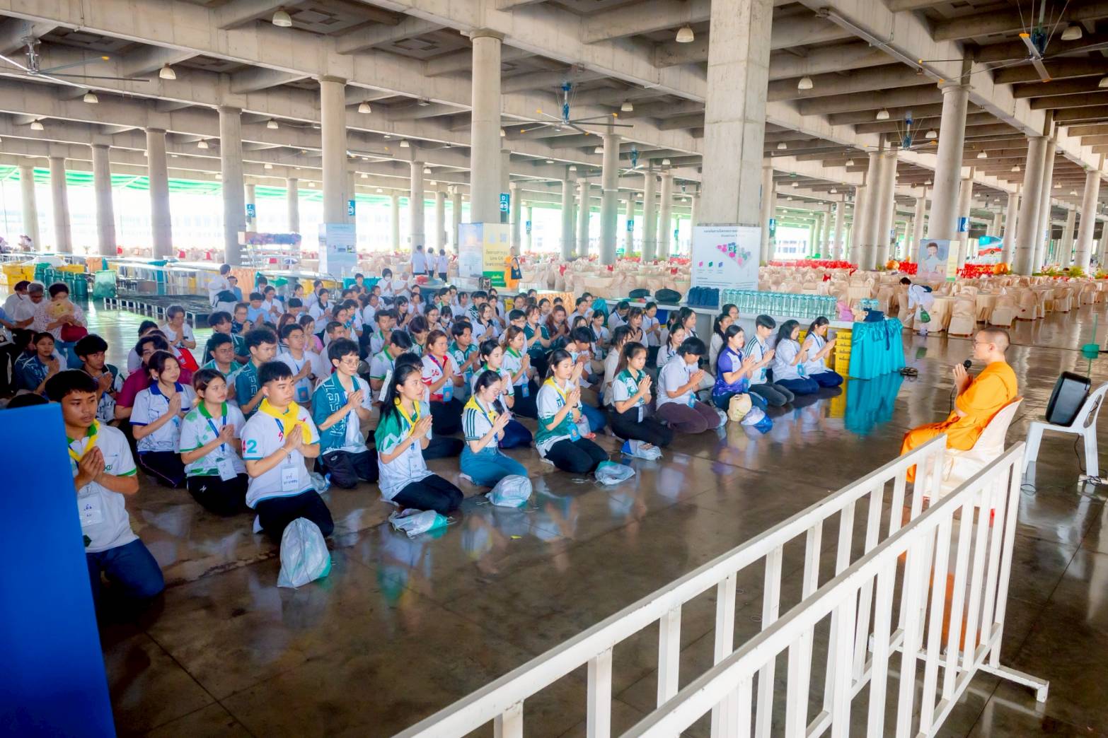 ธรรมทายาทหญิง รุ่นที่  40 ร่วมบุญใหญ่วันคุ้มครองโลก