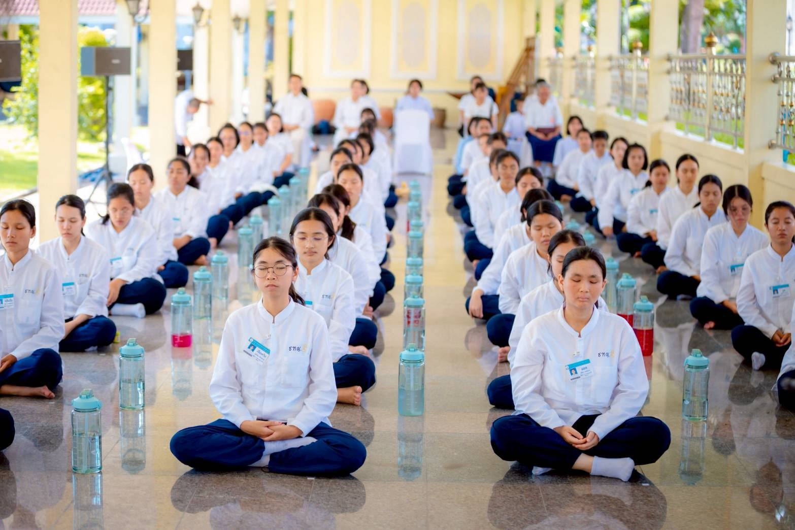 ธรรมทายาทหญิง รุ่นที่ 40 (ภาคฤดูร้อน) ปล่อยปลาให้ชีวิตสัตว์เป็นทาน 