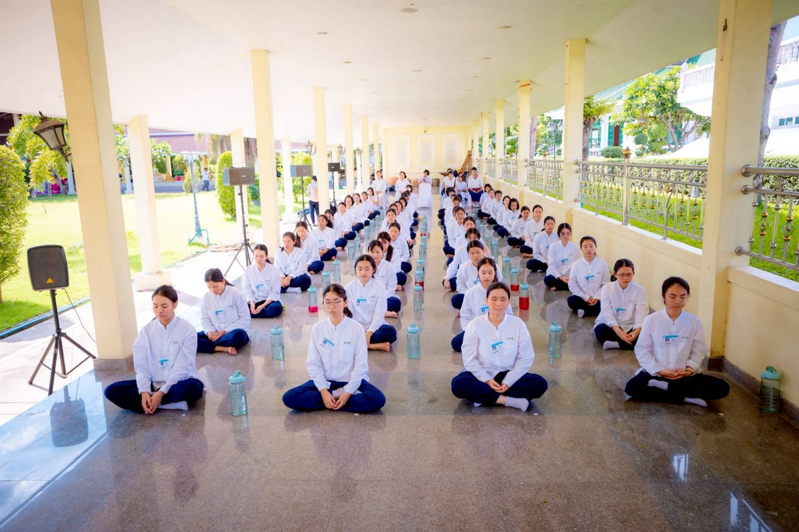 ธรรมทายาทหญิง รุ่นที่ 40 (ภาคฤดูร้อน) ปล่อยปลาให้ชีวิตสัตว์เป็นทาน 