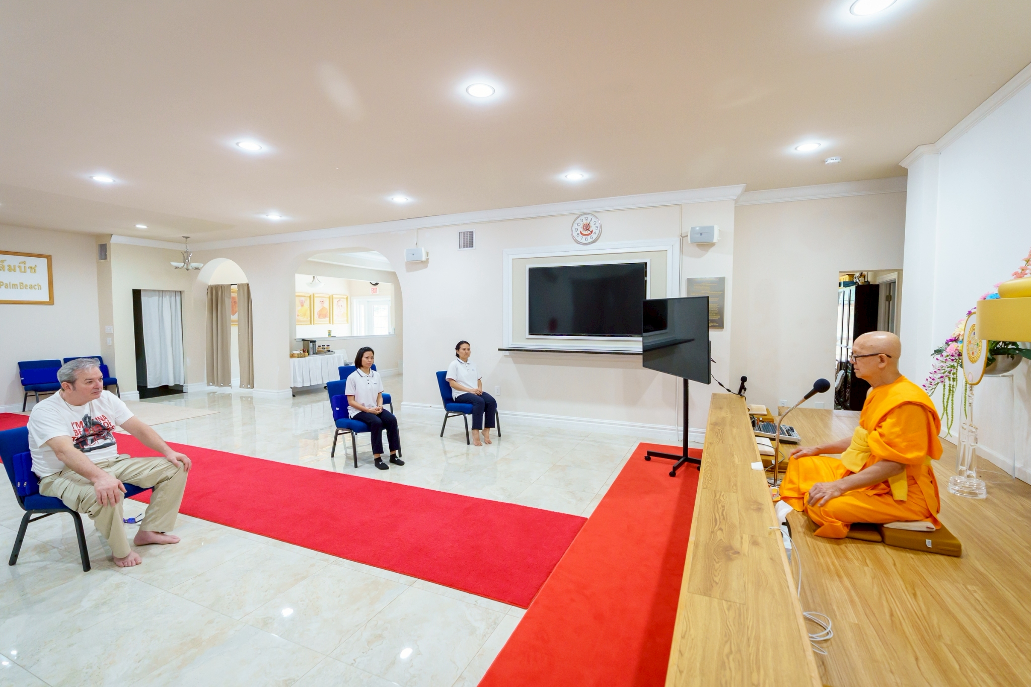 วัดพระธรรมกายปาล์มบีช จัดปฏิบัติธรรมชาวท้องถิ่น