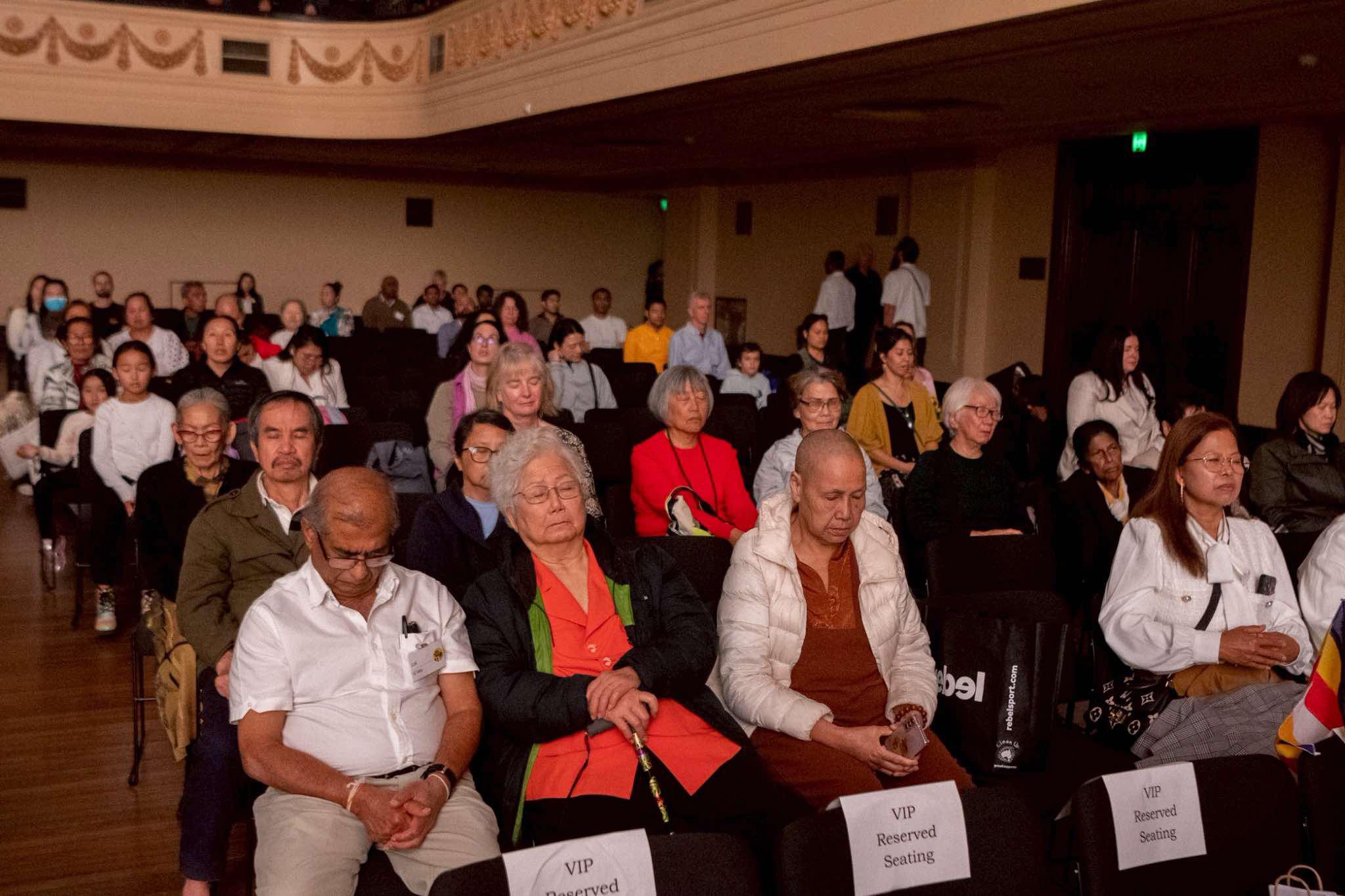 วัดพระธรรมกายเมลเบิร์น จัดงานฉลองวิสาขบูชานานาชาติ ณ ศาลากลาง นครเมลเบิร์น ประเทศออสเตรเลีย