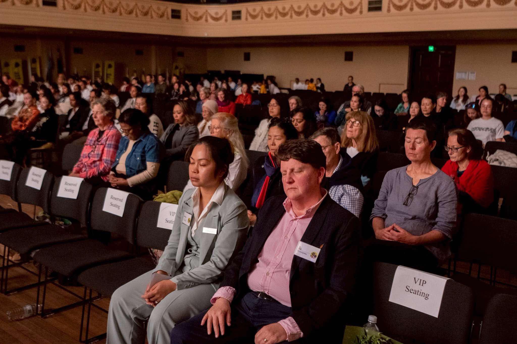 วัดพระธรรมกายเมลเบิร์น จัดงานฉลองวิสาขบูชานานาชาติ ณ ศาลากลาง นครเมลเบิร์น ประเทศออสเตรเลีย