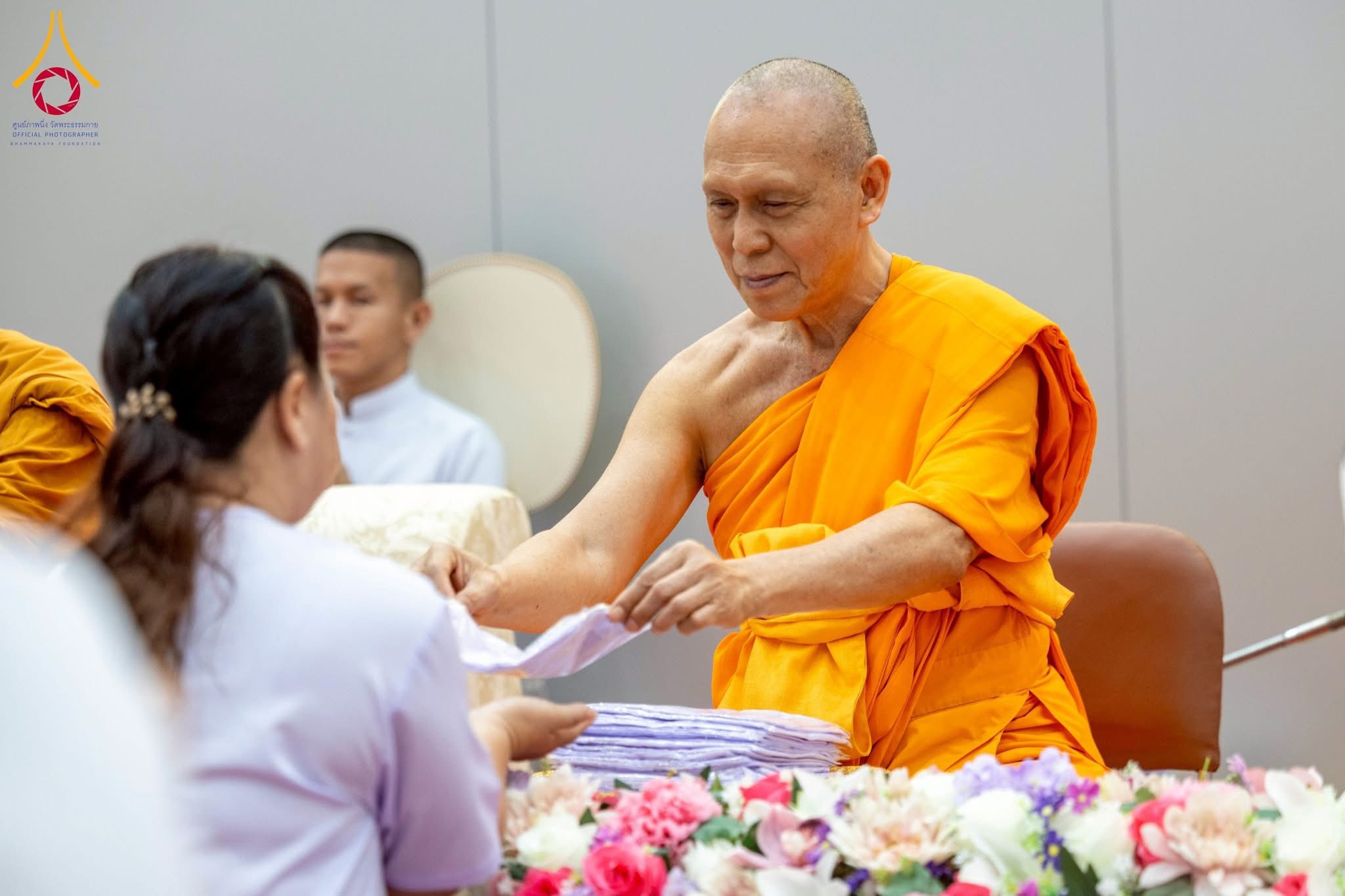 พลังสตรีเครือข่าย “บวร” อำเภอคลองหลวง “บวชอุบาสิกาแก้ว” ถวายเป็นพระราชกุศล เนื่องในวันฉัตรมงคล 2568