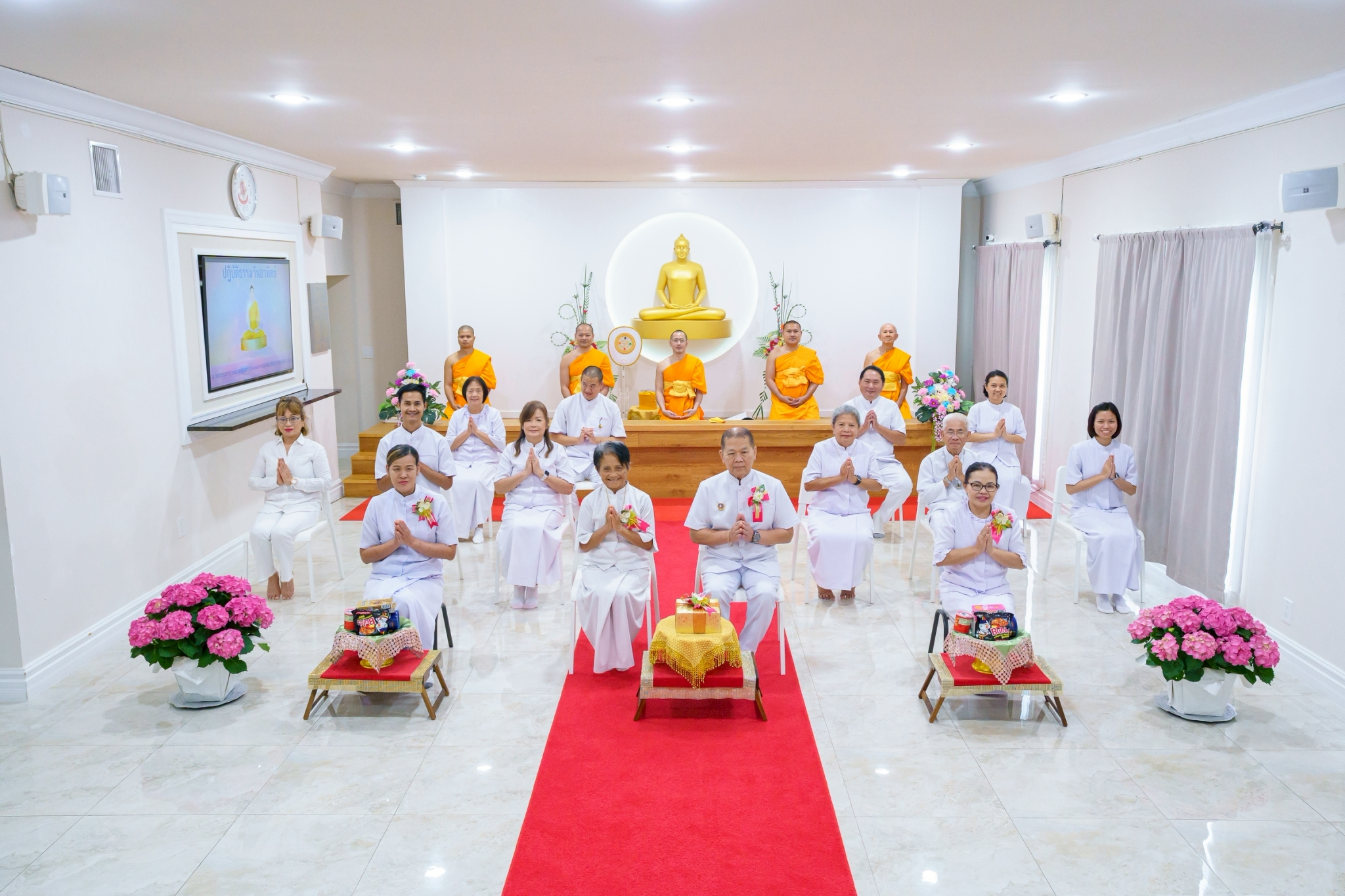 ทุกท่านที่มาร่วมงานปลาบปลื้มปีติในบุญกันทุกคน