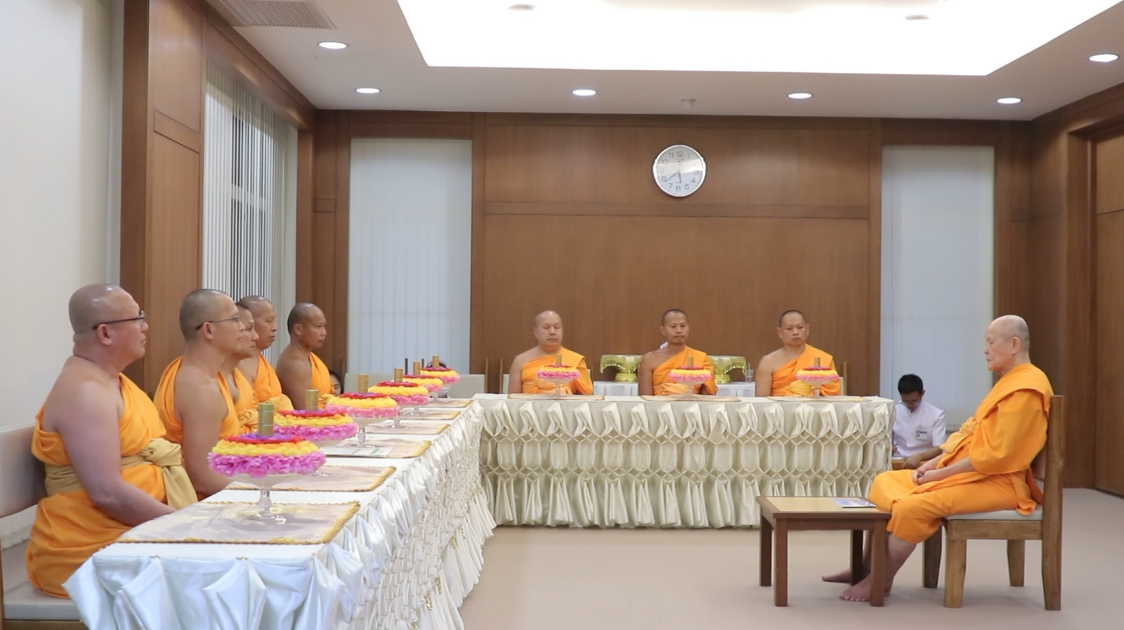 ประธานสงฆ์และผู้แทนศูนย์ส่งเสริมศีลธรรม ได้รับฟังโอวาทอันทรงคุณค่าจากหลวงพ่อทัตตชีโว