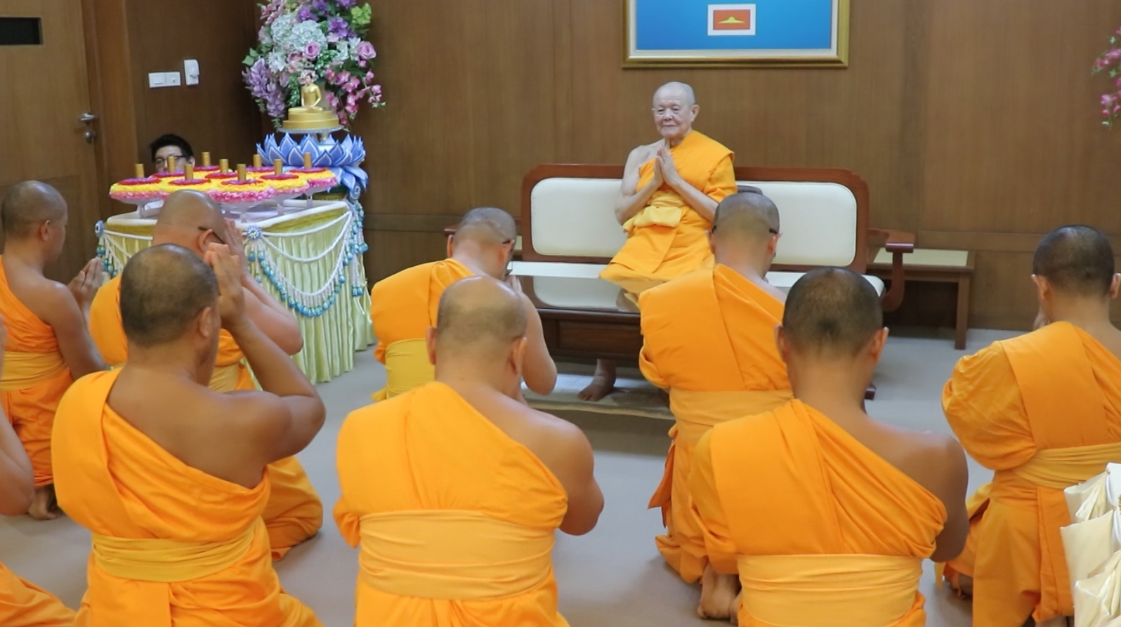 พิธีมอบพระบรมสารีริกธาตุแก่ประธานสงฆ์และผู้แทนส่งเสริมศีลธรรมจังหวัด