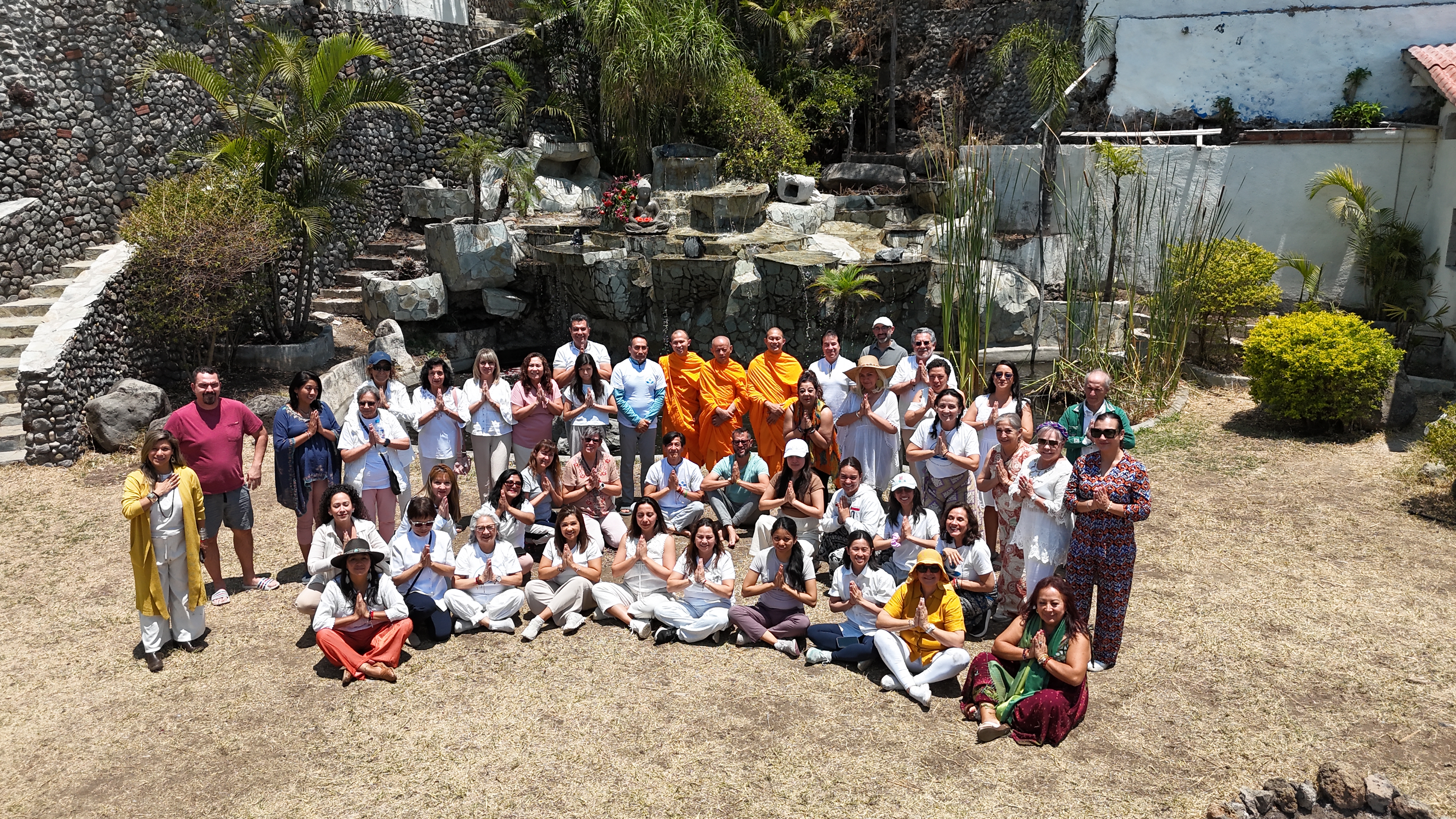 วัดพระธรรมกายเม็กซิโก จัดปฏิบัติธรรม ณ ฮาดินเซน เมืองเตโปสแลน