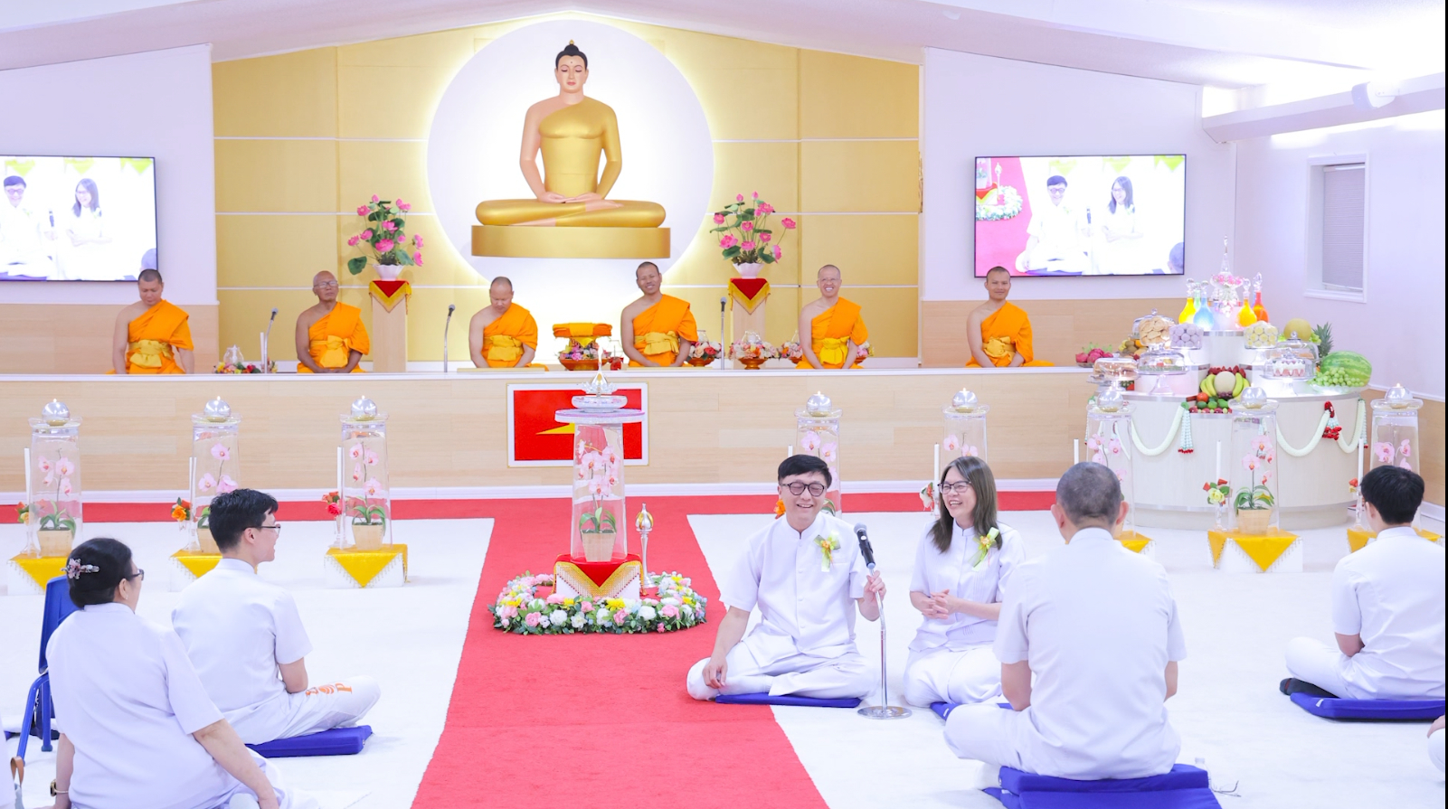 กัลยาณมิตรสมพณ และกัลยาณมิตรดวงชีวัน ตั้งทวีกูล ได้เล่าความประทับใจที่ได้มาร่วมพิธีถวายมหาสังฆทานแด่คณะสงฆ์ 4 หมื่นกว่าวัดทั่วประเทศ