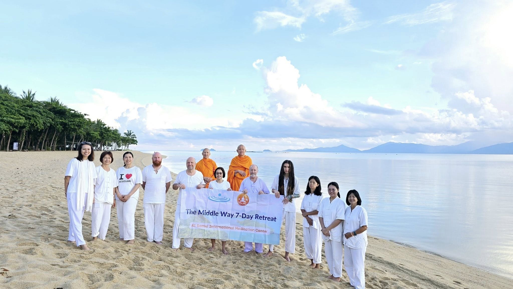 The Middle Way และศูนย์ปฏิบัติธรรมนานาชาติสมุย จัดปฏิบัติธรรมแก่ชาวต่างชาติ