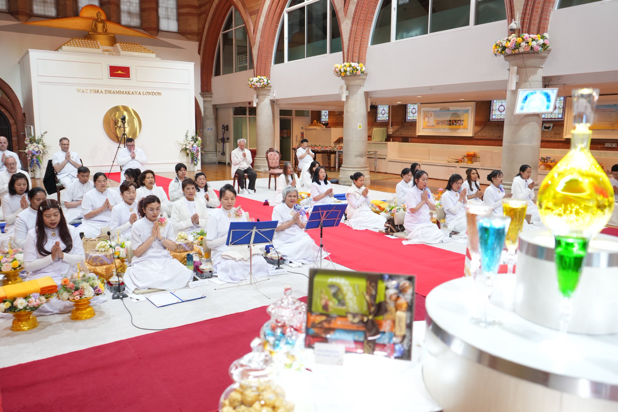 วัดพระธรรมกายลอนดอน จัดงานบุญบูชาข้าวพระ