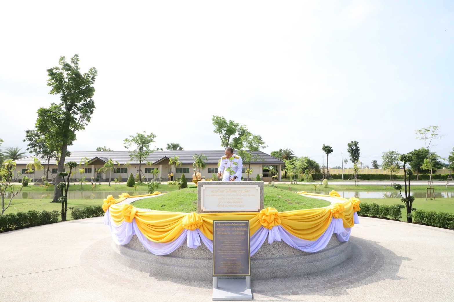 คณะศิษย์วัดพระธรรมกาย ร่วมพิธีปลูก “พระศรีมหาโพธิทศมราชบพิตร”