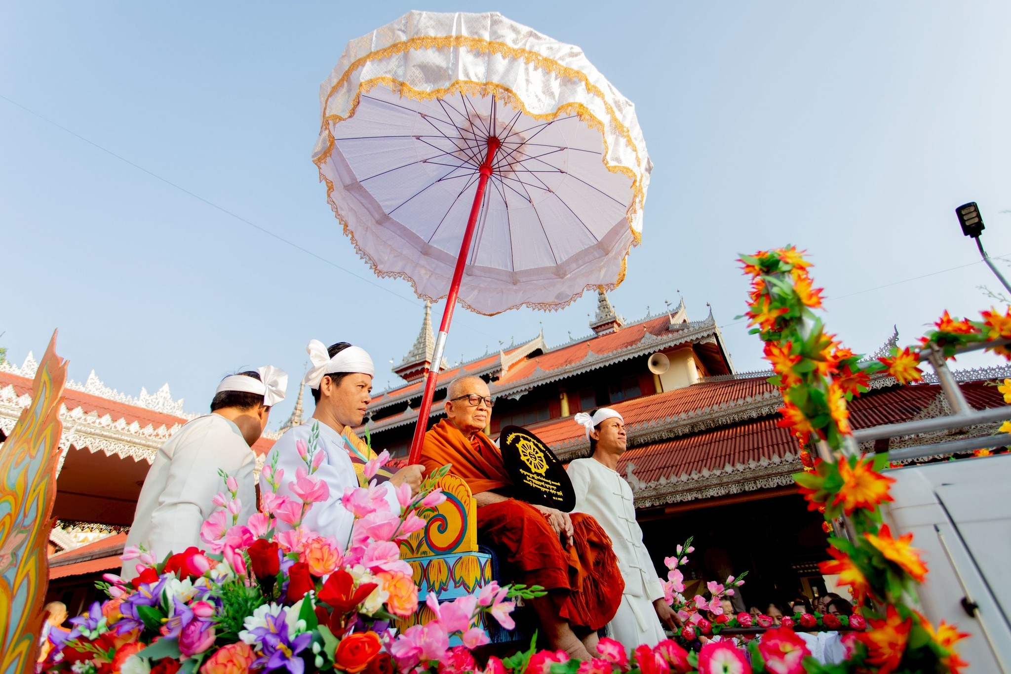 พิธีสืบชะตาหลวง และถวายสังฆทาน 101 วัด วาระอายุวัฒนมงคล 100 ปี สมเด็จอาชญาธรรมพระเจ้า
