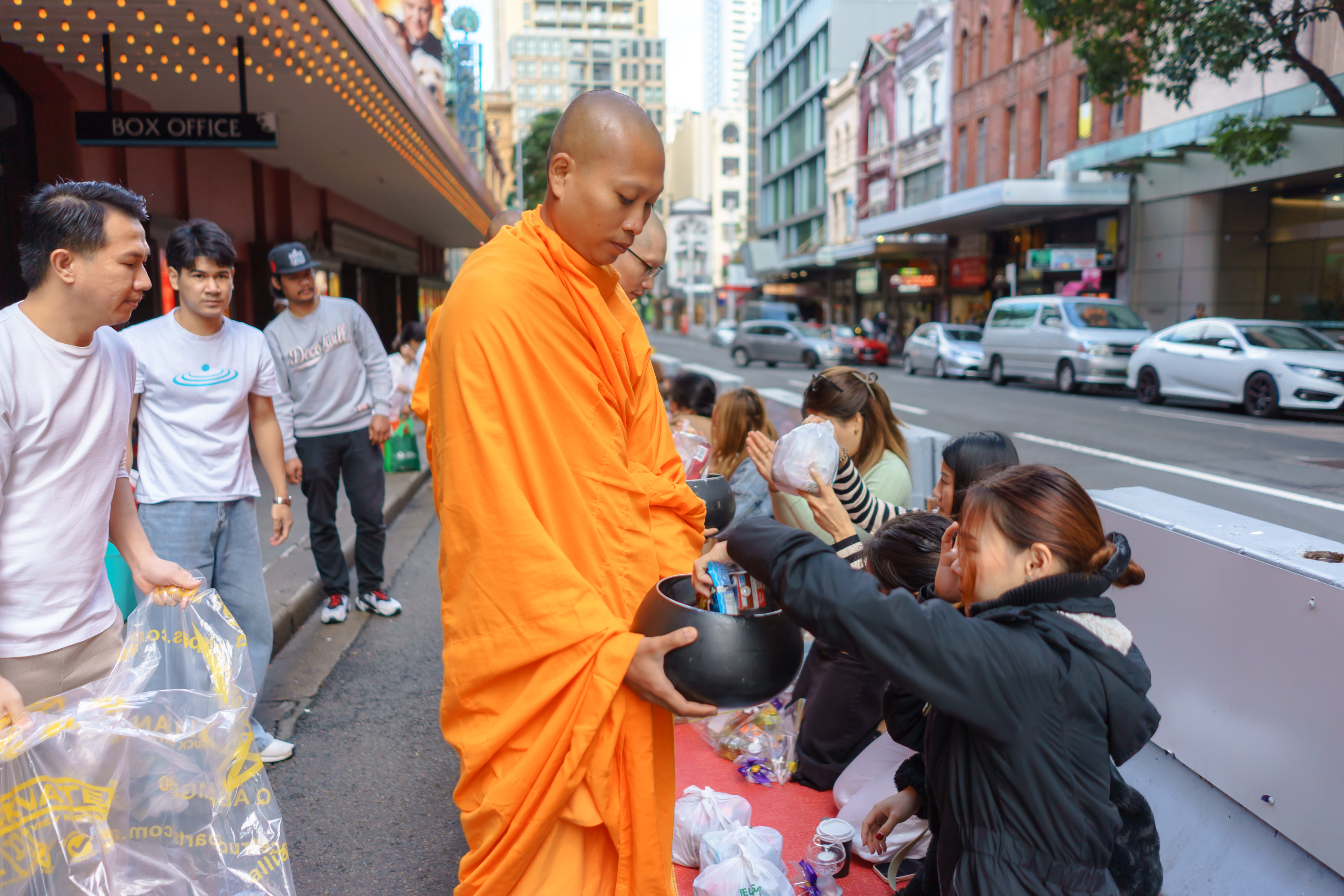 วัดพระธรรมกายนครซิดนีย์ จัดงานวันวิสาขบูชา