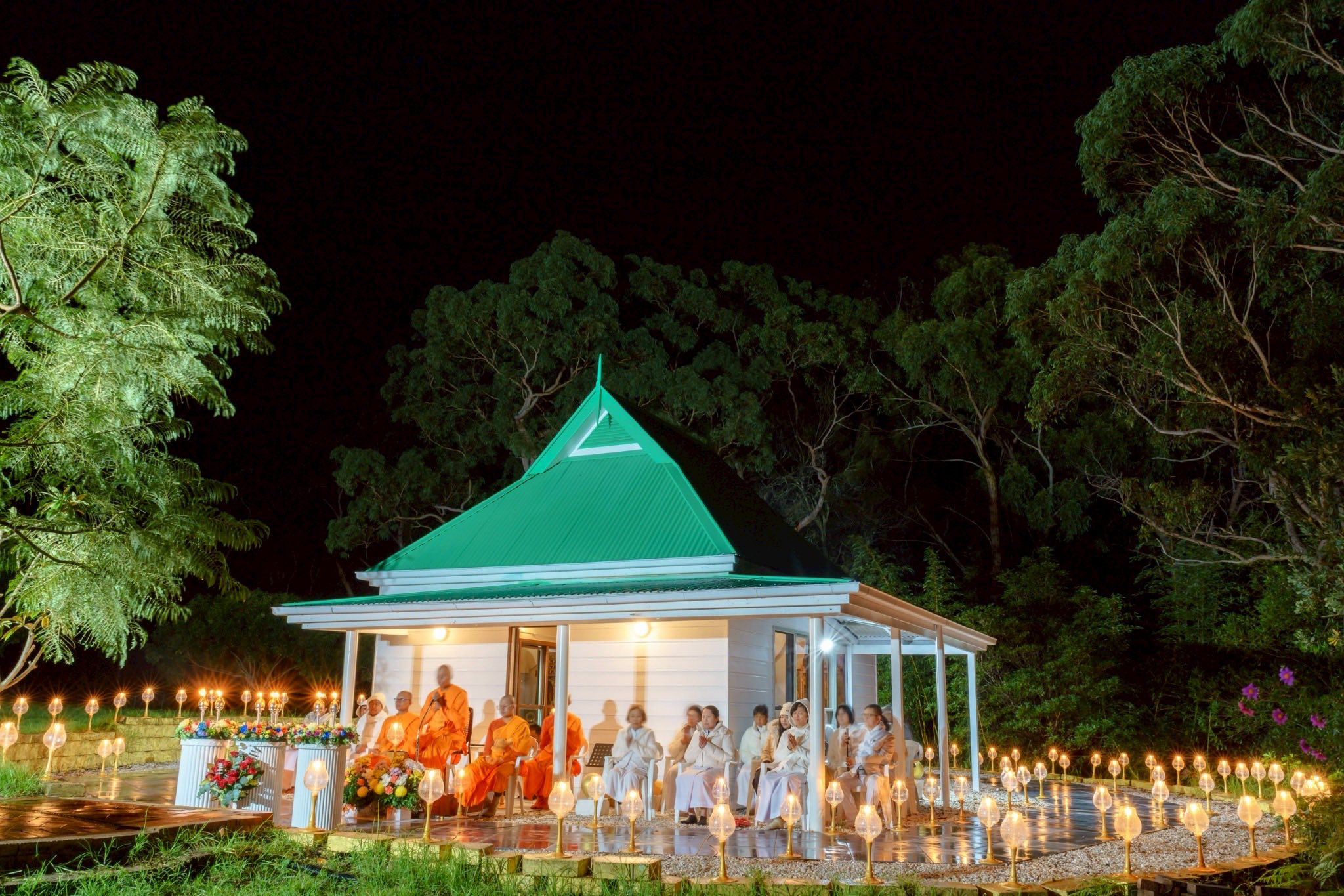 วัดพระธรรมกายนครซิดนีย์ จัดงานวันวิสาขบูชา