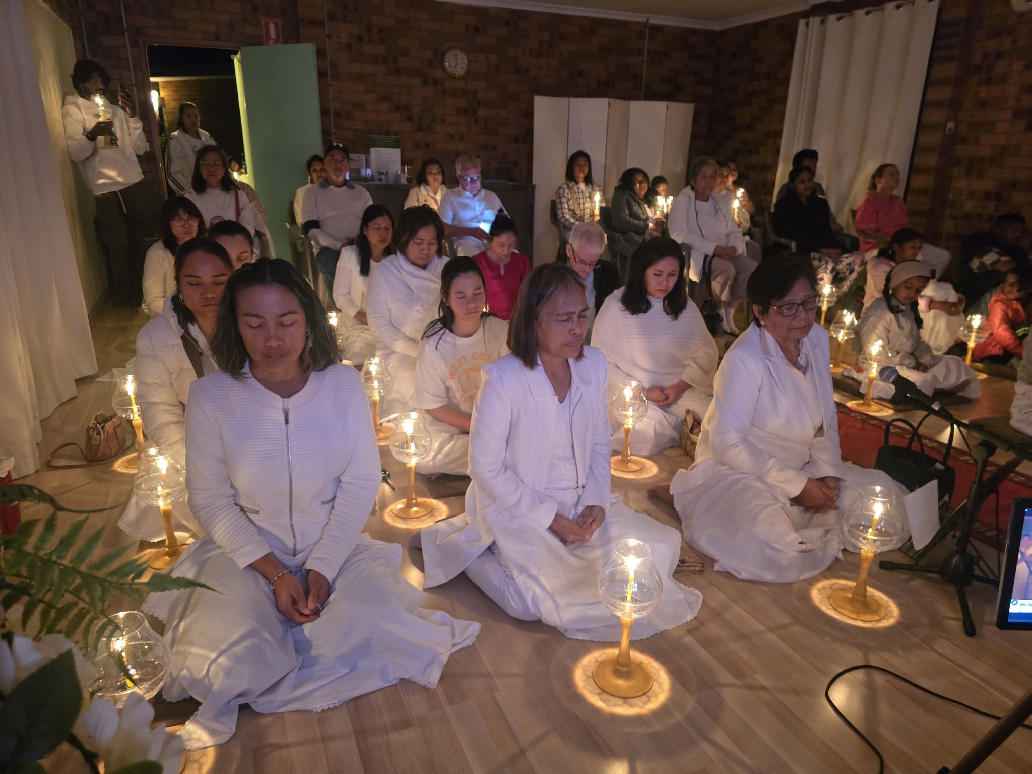 วัดพระธรรมกายอัลบูรี จัดงานวันวิสาขบูชา