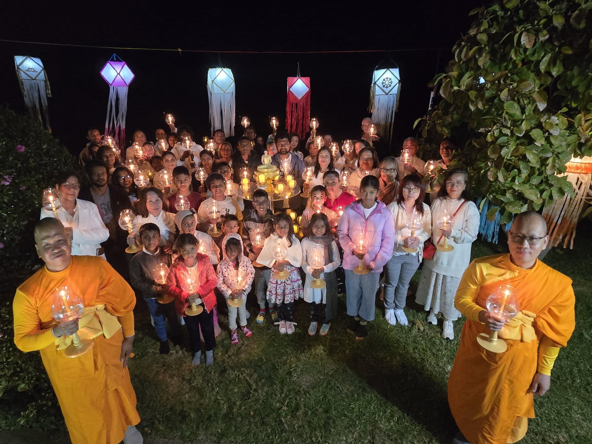 วัดพระธรรมกายอัลบูรี จัดงานวันวิสาขบูชา