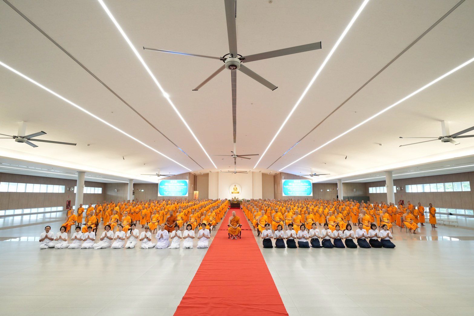 พิธีปฐมนิเทศเปิดเรียนพระปริยัติธรรม ณ ค่ายจองแชมป์ วัดพระธรรมกาย