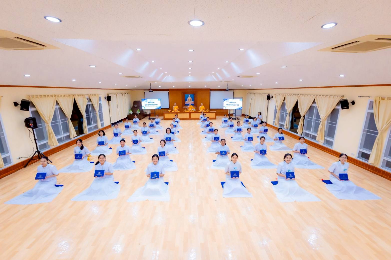 พิธีปิดโครงการธรรมทายาทหญิง ระดับอุดมศึกษา รุ่นที่ 40 ภาคฤดูร้อน
