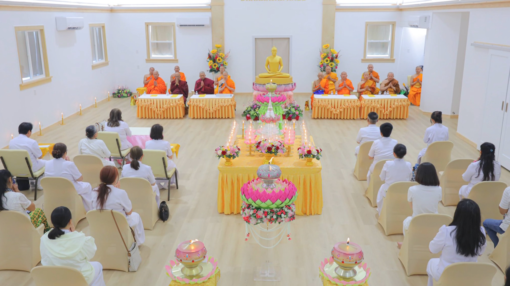 ทุกท่านได้กล่าวคำอธิฐานจิตและแผ่เมตตาตามเสียงของหลวงพ่อธัมมชโย