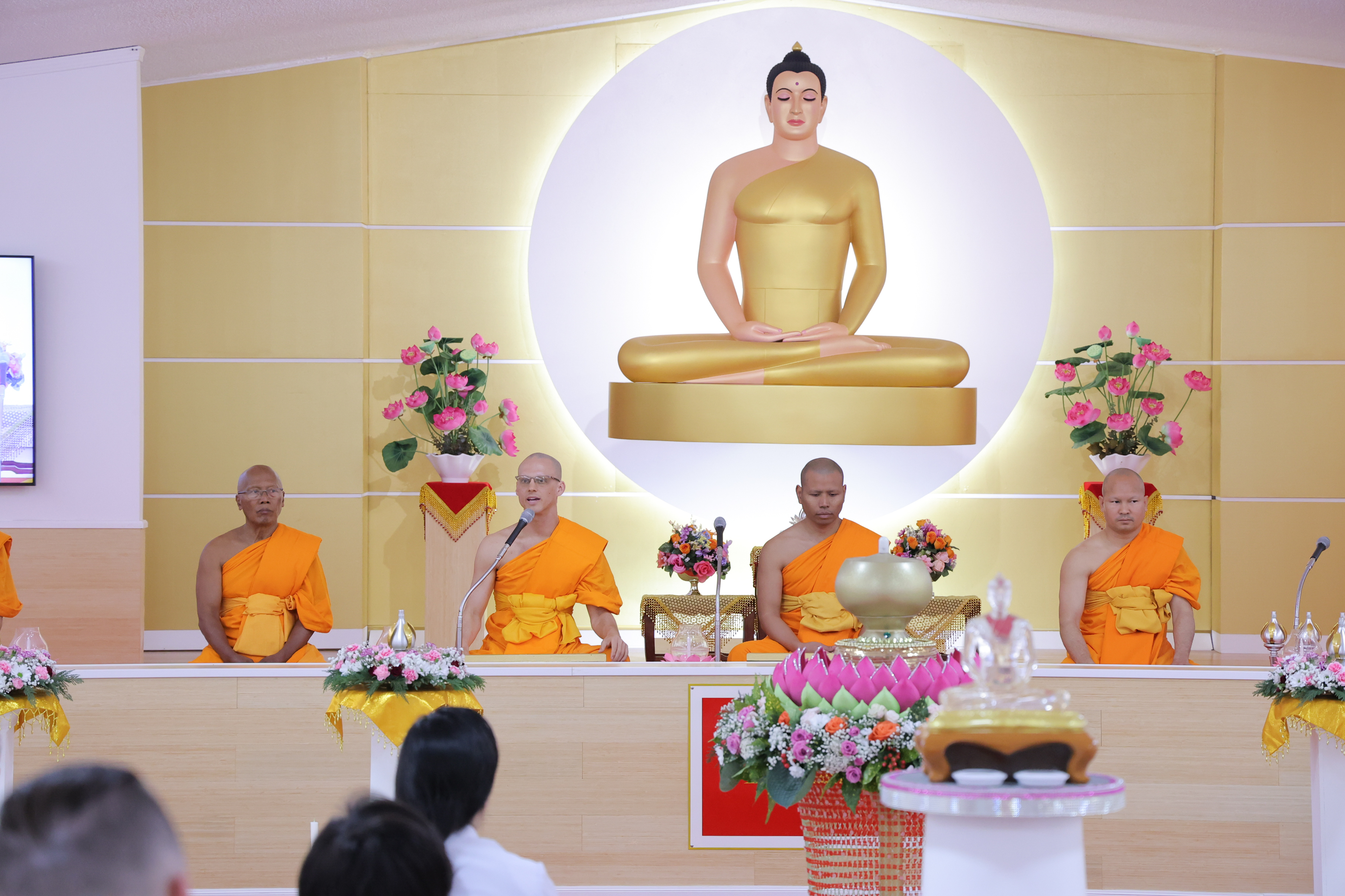 วัดพระธรรมกายจอร์เจีย จัดงานวันวิสาขบูชา
