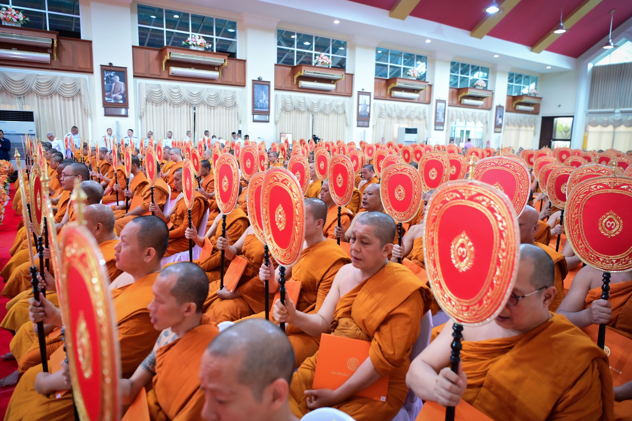 พิธีทรงตั้งเปรียญธรรม 3 ประโยค และมอบประกาศนียบัตรประโยค 1-2 แก่พระภิกษุสามเณร