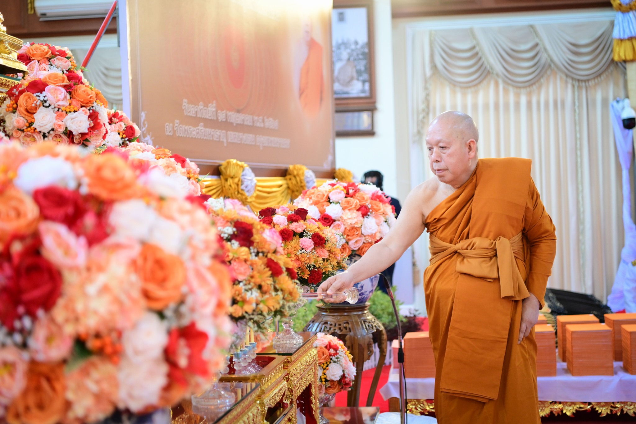 พิธีทรงตั้งเปรียญธรรม 3 ประโยค และมอบประกาศนียบัตรประโยค 1-2 แก่พระภิกษุสามเณร