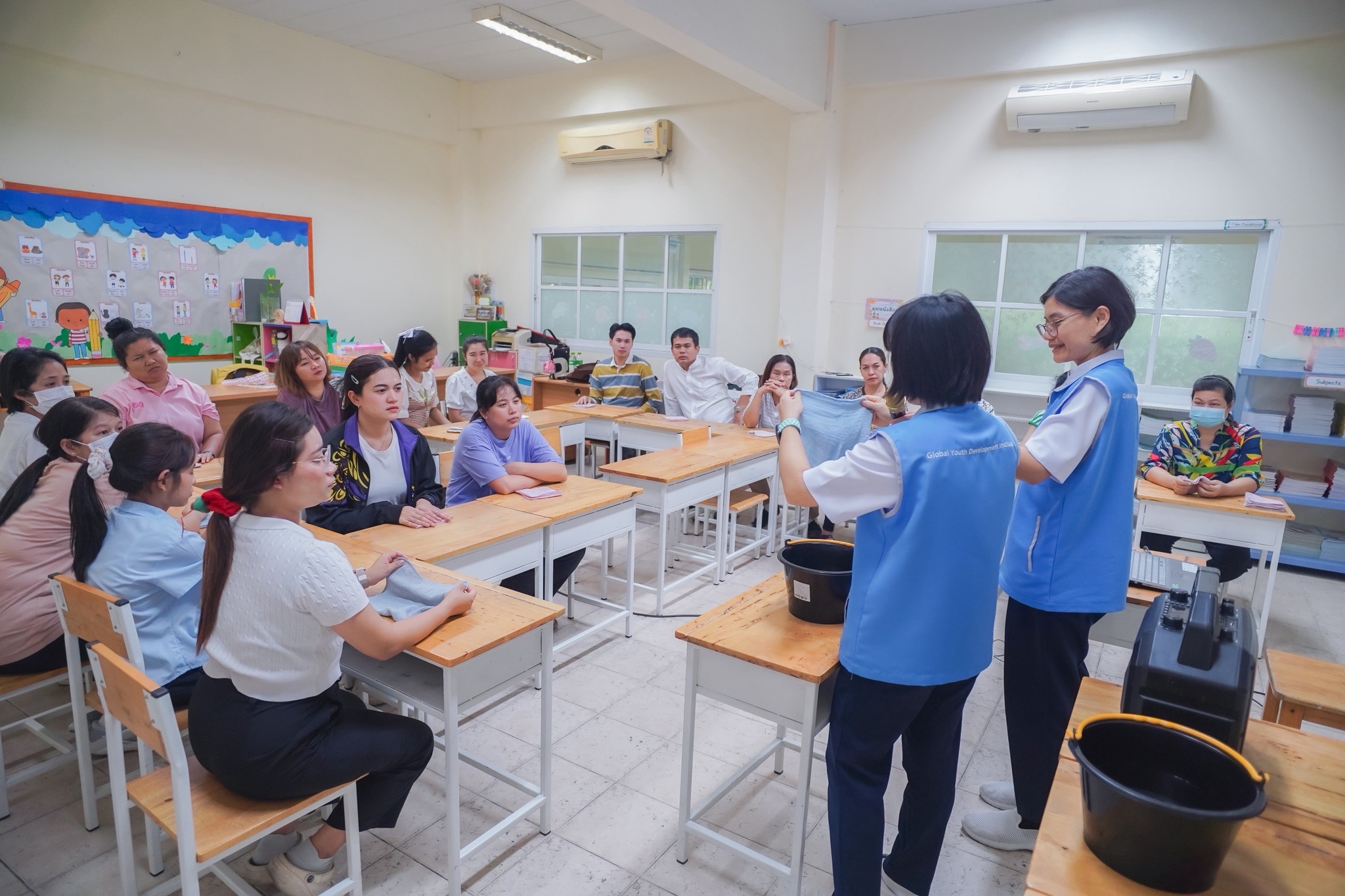 ชมรมพุทธศาสตร์สากล จัดอบรมคณะครูและผู้บริหาร โรงเรียนบ้านวังทองวัฒนา จังหวัดปทุมธานี