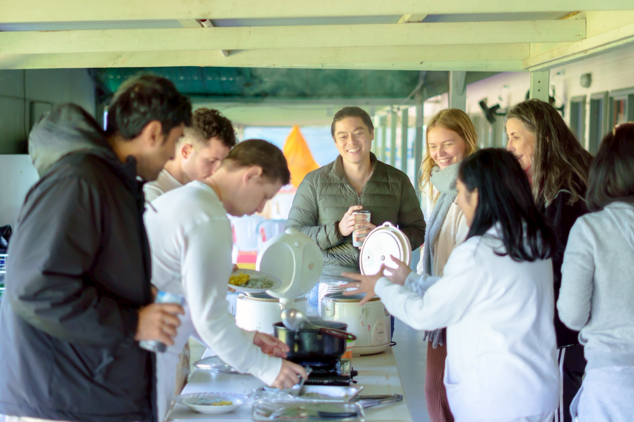 รับประทานอาหารร่วมกัน