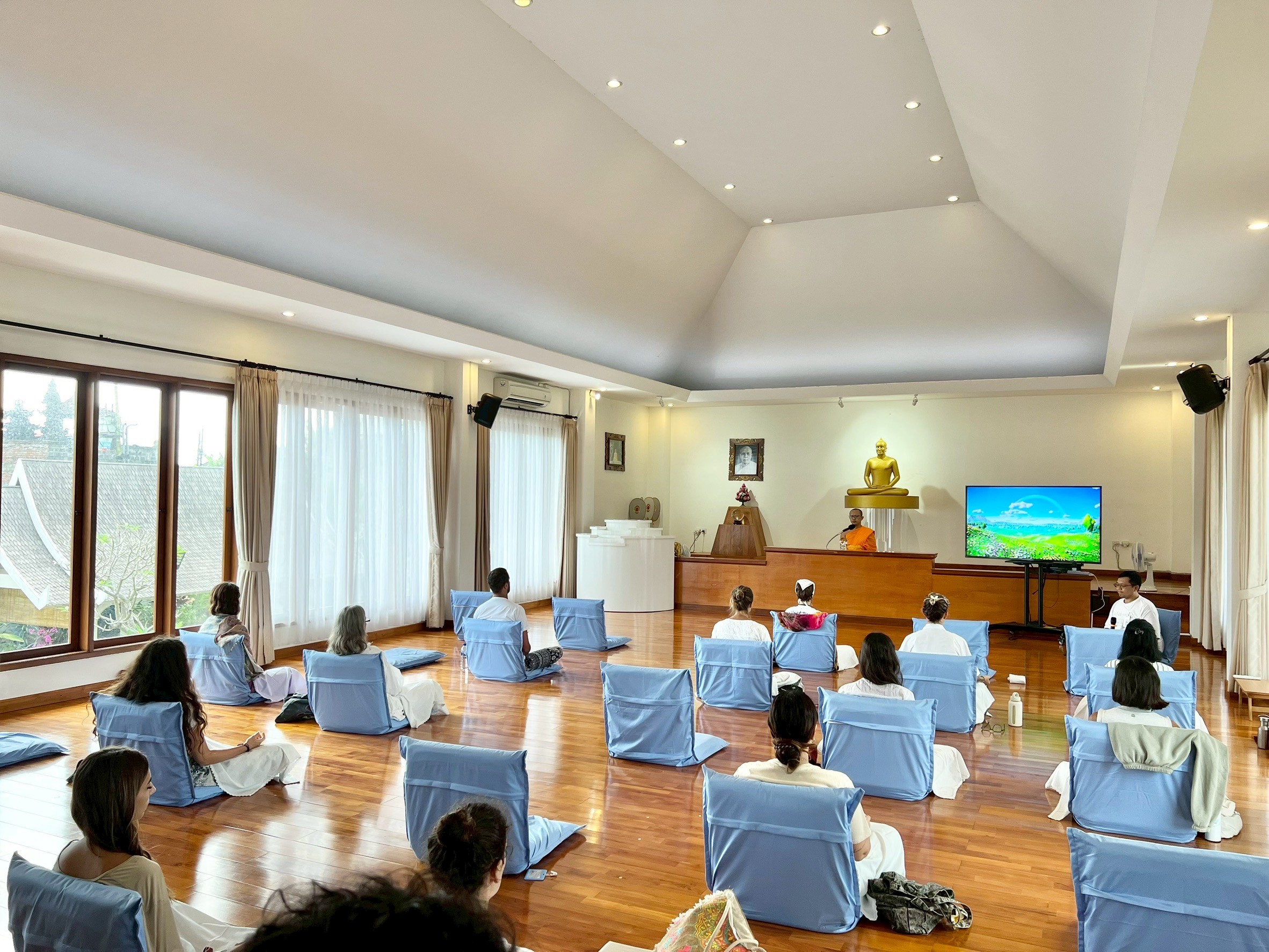 วัดพุทธบาหลี จัดกิจกรรม One Day Retreat