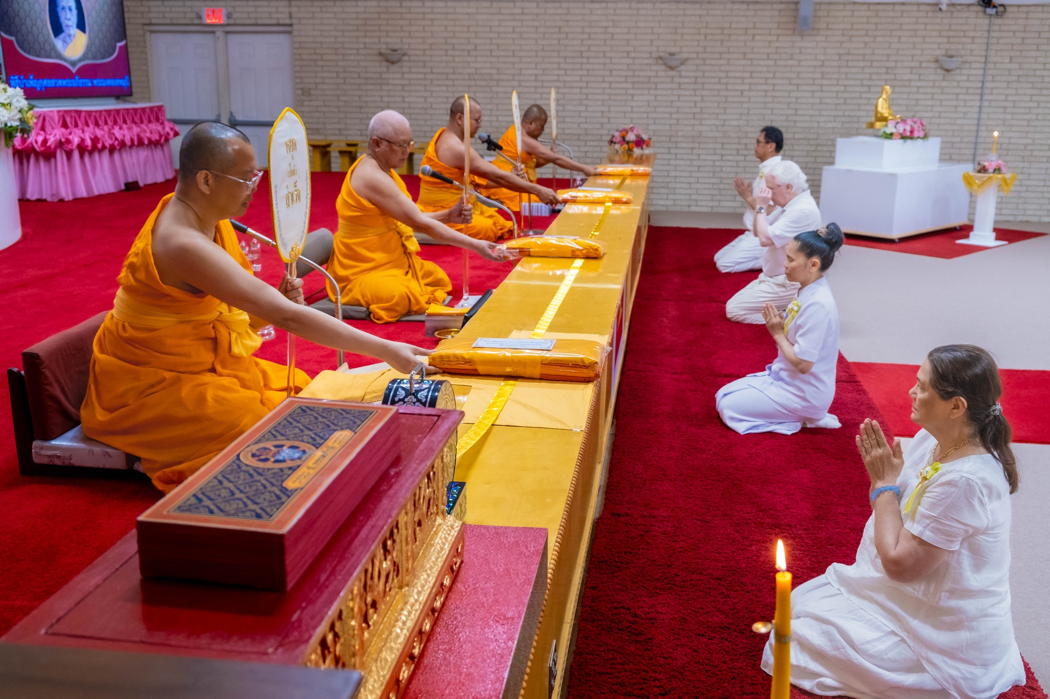 วัดพระธรรมกายเท็กซัส จัดงานบุญวันอาทิตย์