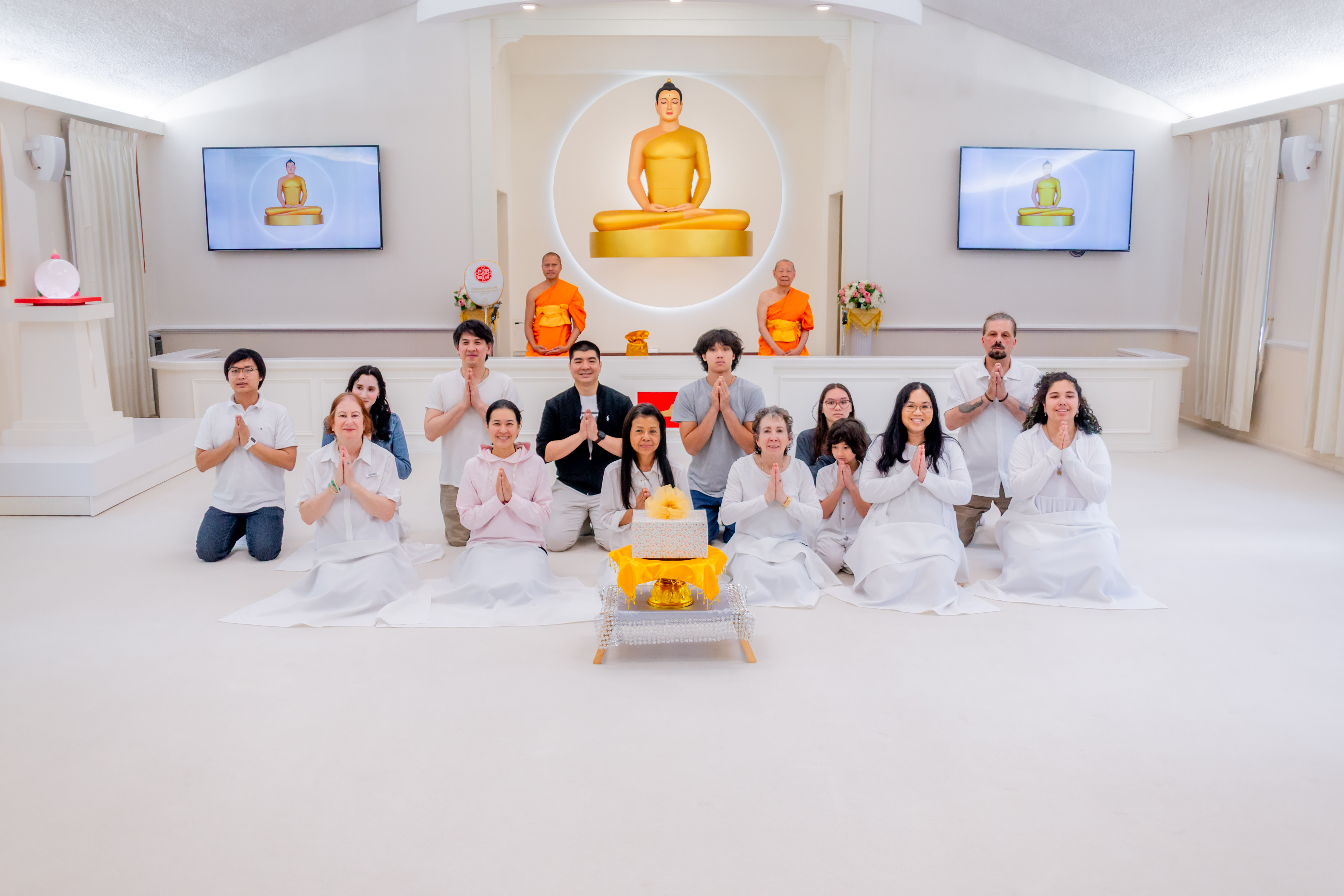 วัดพระธรรมกายนิวเจอร์ซี จัดงานบุญวันอาทิตย์