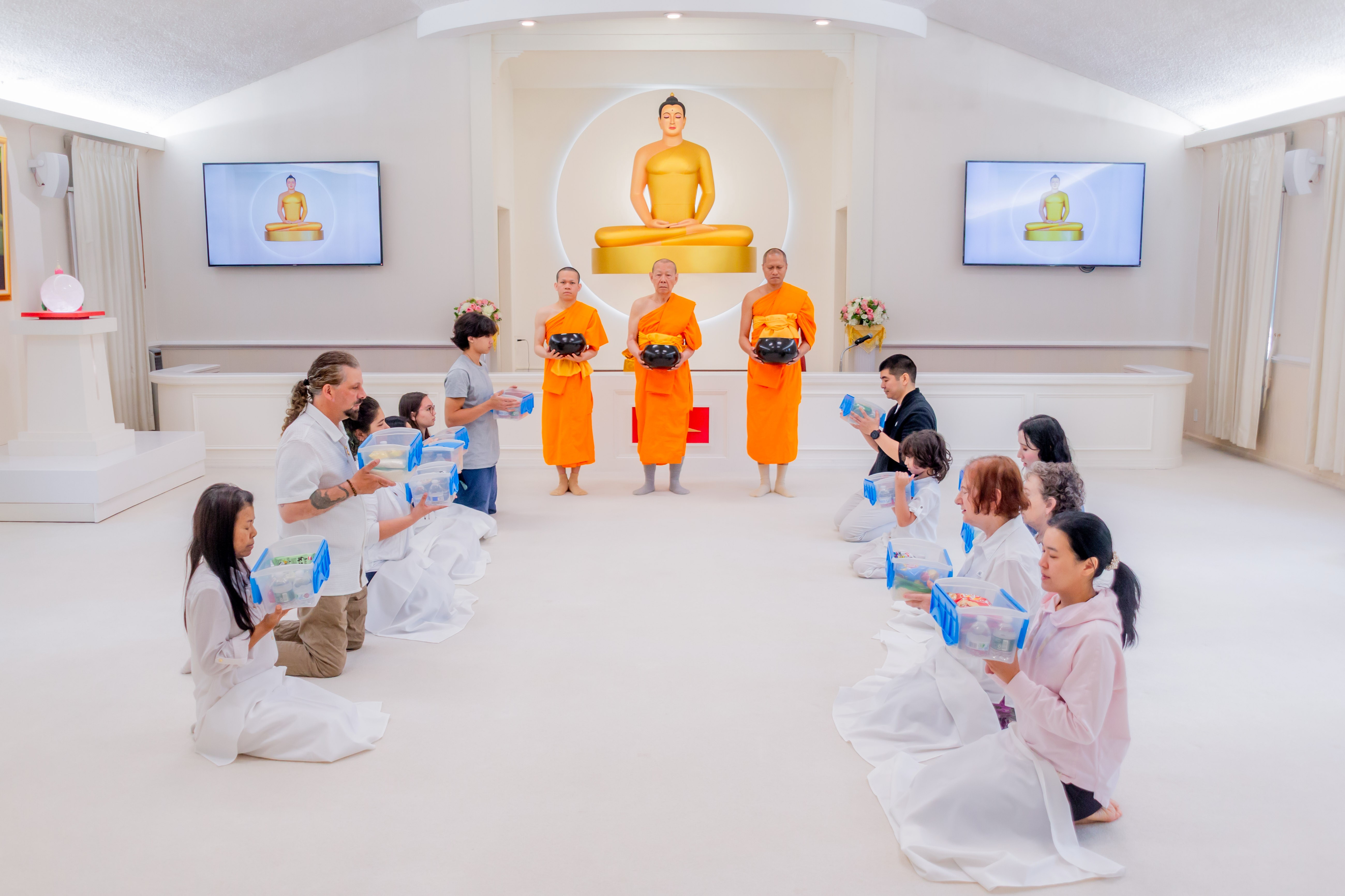 วัดพระธรรมกายนิวเจอร์ซี จัดงานบุญวันอาทิตย์