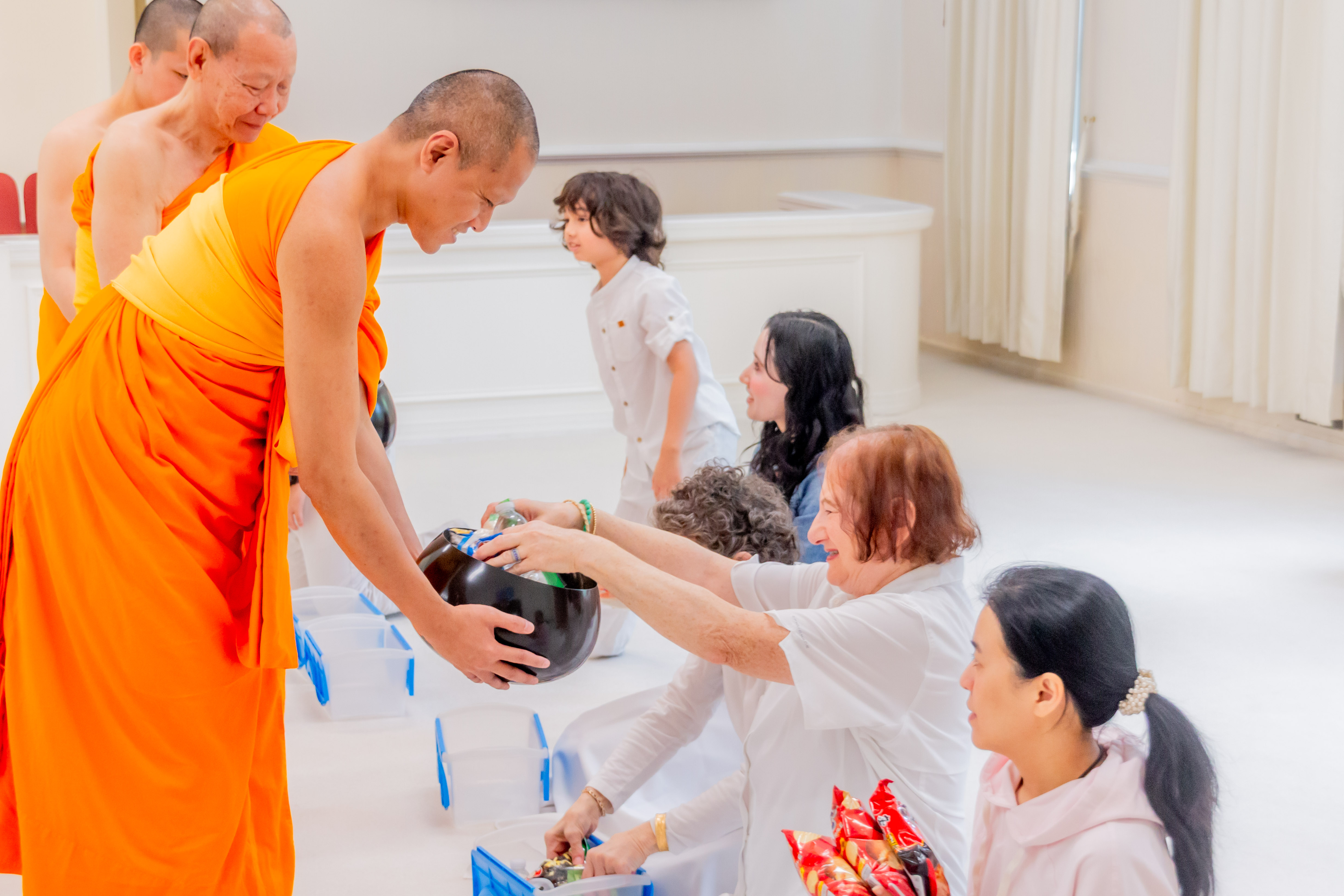 วัดพระธรรมกายนิวเจอร์ซี จัดงานบุญวันอาทิตย์