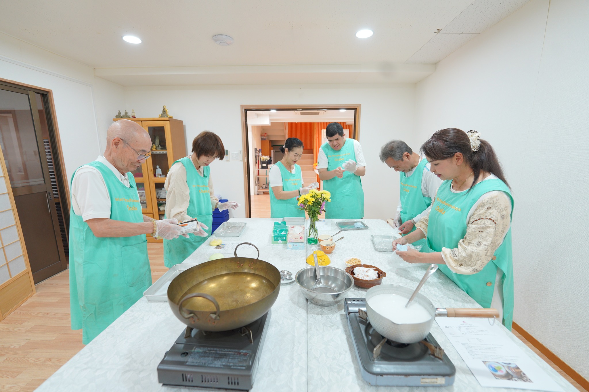 ทุกท่านยังร่วมกันทำขนม กับเมนูขนมบัวลอยมะพร้าวอ่อน