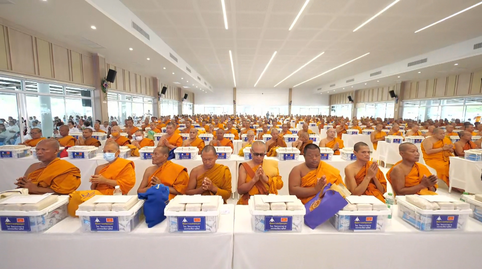 วัดพระธรรมกาย มูลนิธิธรรมกาย จัดพิธีถวายสังฆทาน 323 วัด 4 จว.ใต้ ครั้งที่ 177