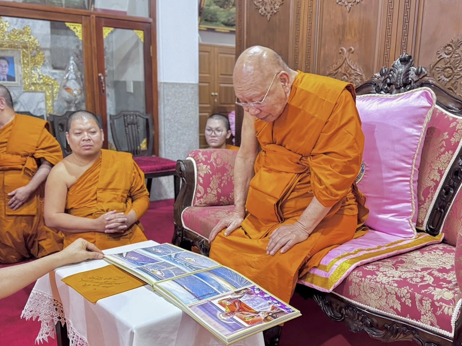 คณะสงฆ์วัดพระธรรมกาย ร่วมถวายมุทิตาอายุวัฒนมงคล 88  ปี สมเด็จพระมหาธีราจารย์
