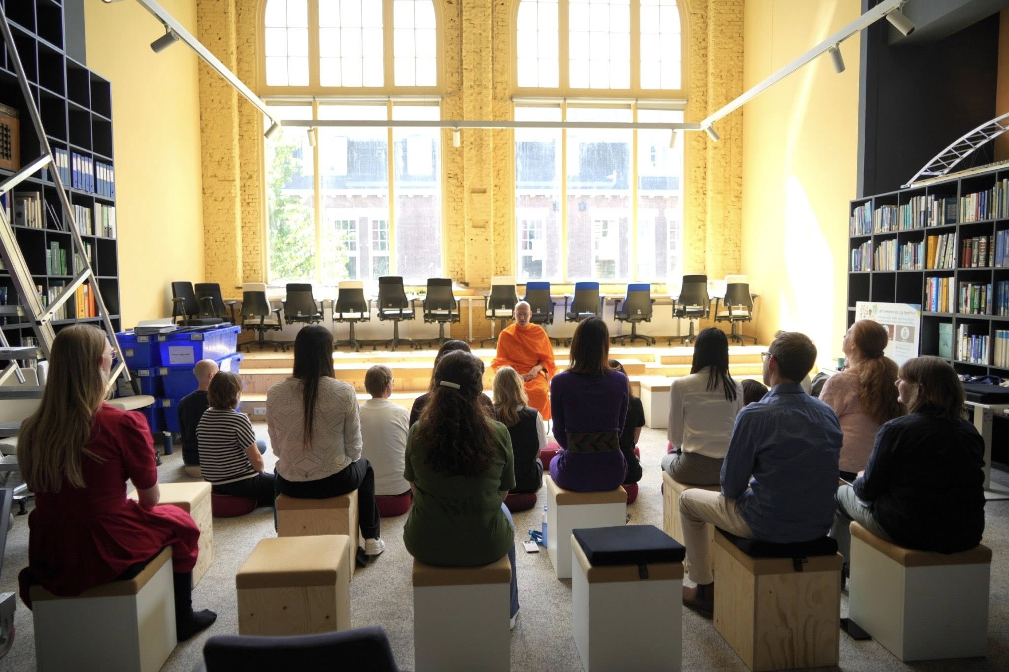 วัดพระธรรมกายเนเธอร์แลนด์ จัดปฏิบัติธรรม ณ บริษัท NACO