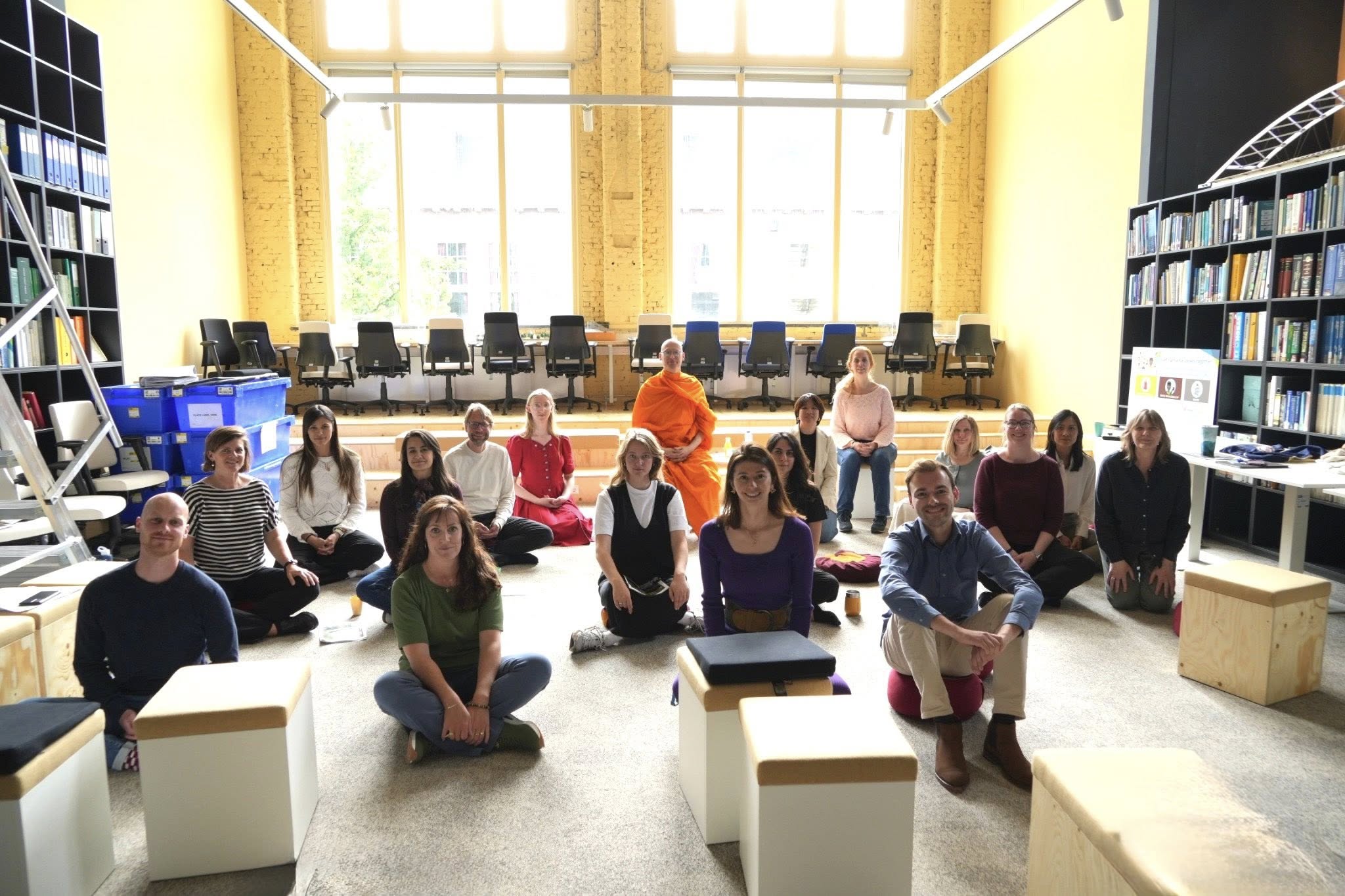 วัดพระธรรมกายเนเธอร์แลนด์ จัดปฏิบัติธรรม ณ บริษัท NACO