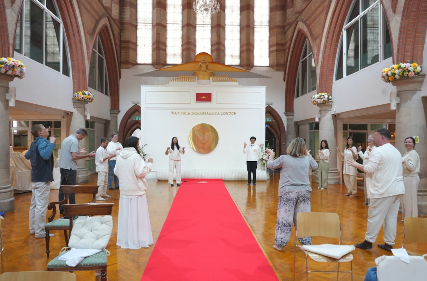 วัดพระธรรมกายลอนดอน จัดปฏิบัติธรรมสุดสัปดาห์ให้กับชาวท้องถิ่น