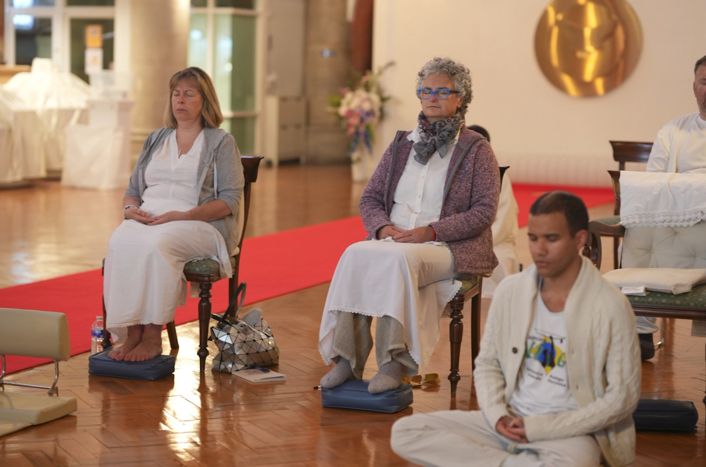 วัดพระธรรมกายลอนดอน จัดปฏิบัติธรรมสุดสัปดาห์ให้กับชาวท้องถิ่น