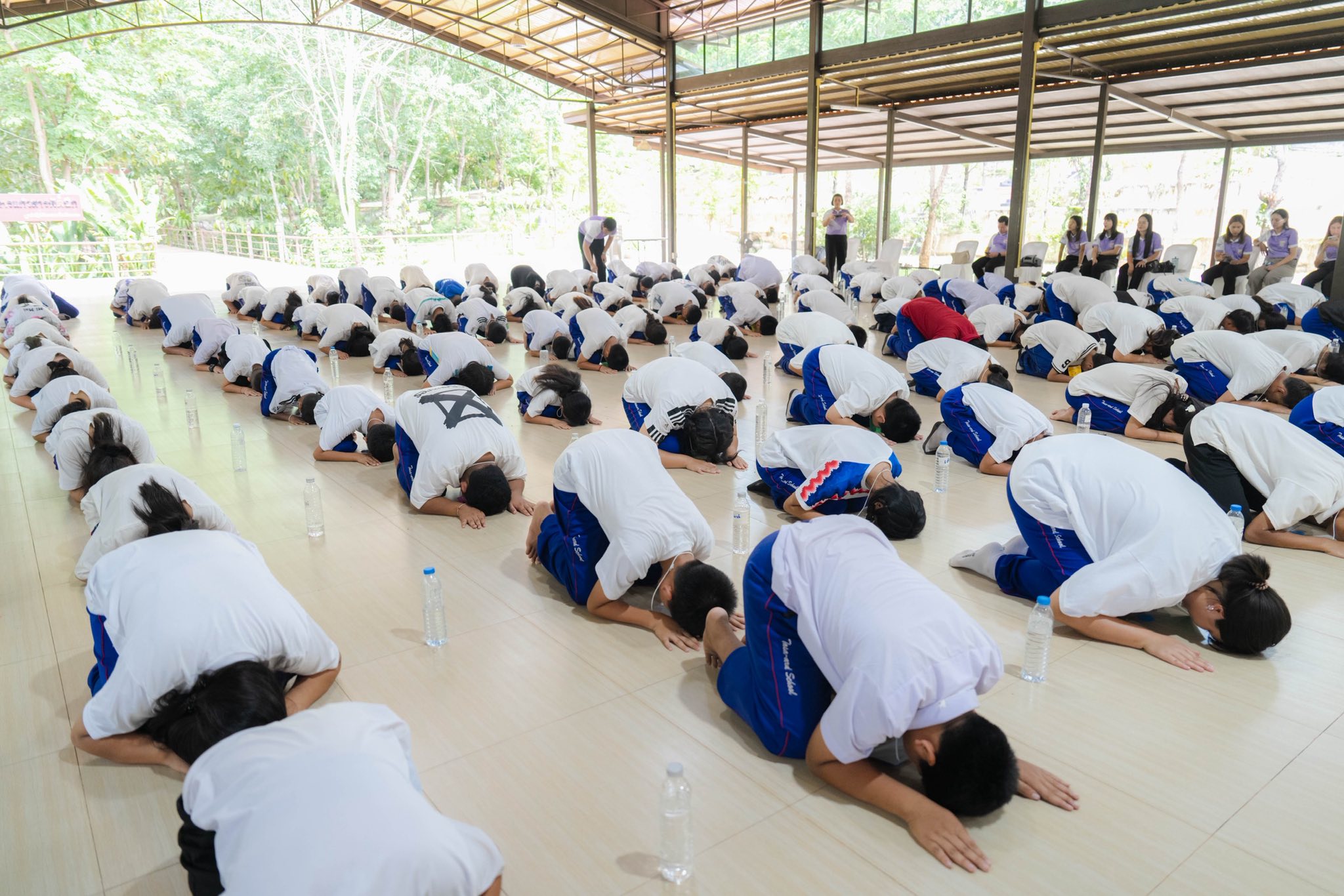 ศูนย์ปฏิบัติธรรมแก้วเมืองเลย จัดอบรมศีลธรรม โรงเรียนชุมชนบ้านท่าสะอาด