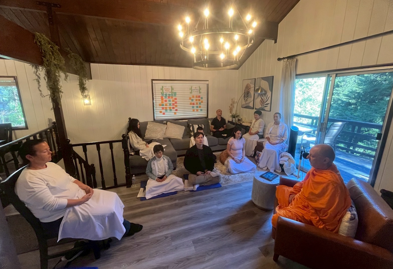 วัดพระธรรมกายแคลิฟอร์เนีย จัดกิจกรรมปฏิบัติธรรม และหล่อหลอมอาสาสมัครชาวท้องถิ่น