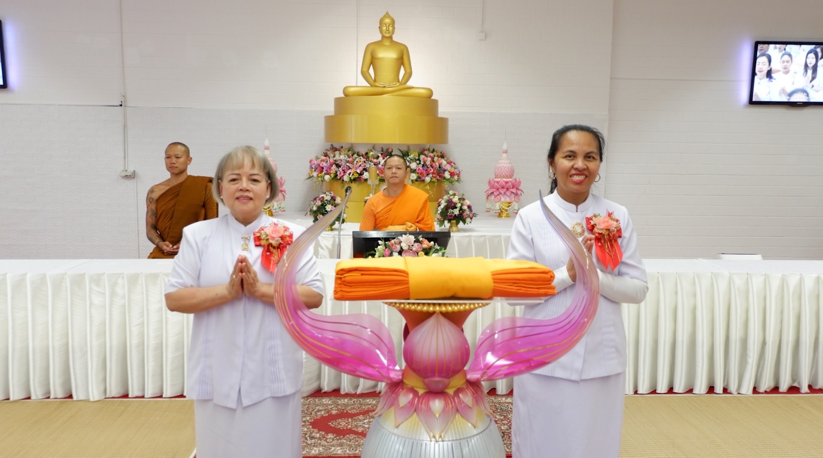 วัดพุทธนอร์ดไรน์-เวสท์ฟาเลน จัดงานพิธีทอดผ้าป่าบำรุงวัด