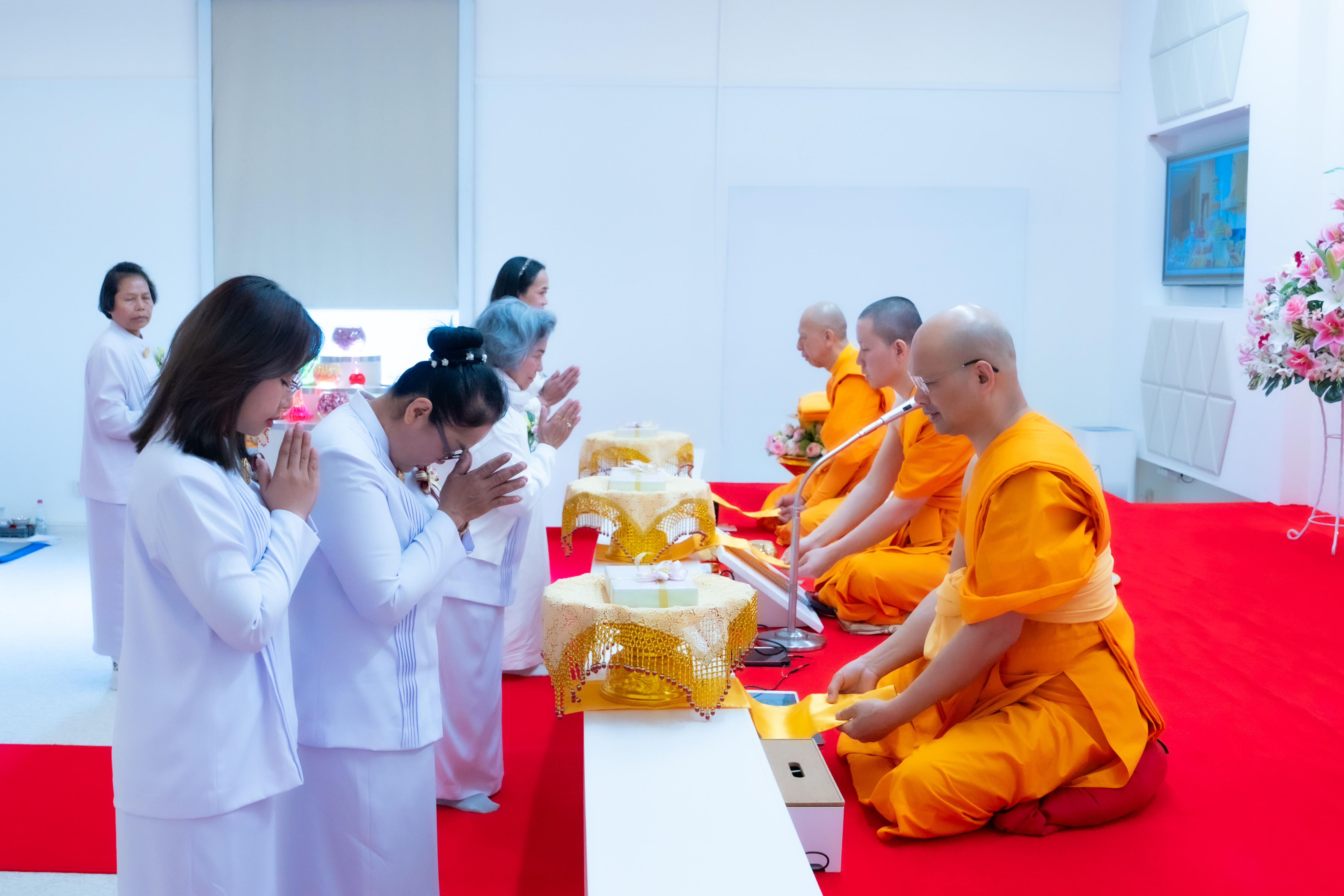 วัดพระธรรมกายสตอกโฮล์ม จัดงานบุญบูชาข้าวพระ