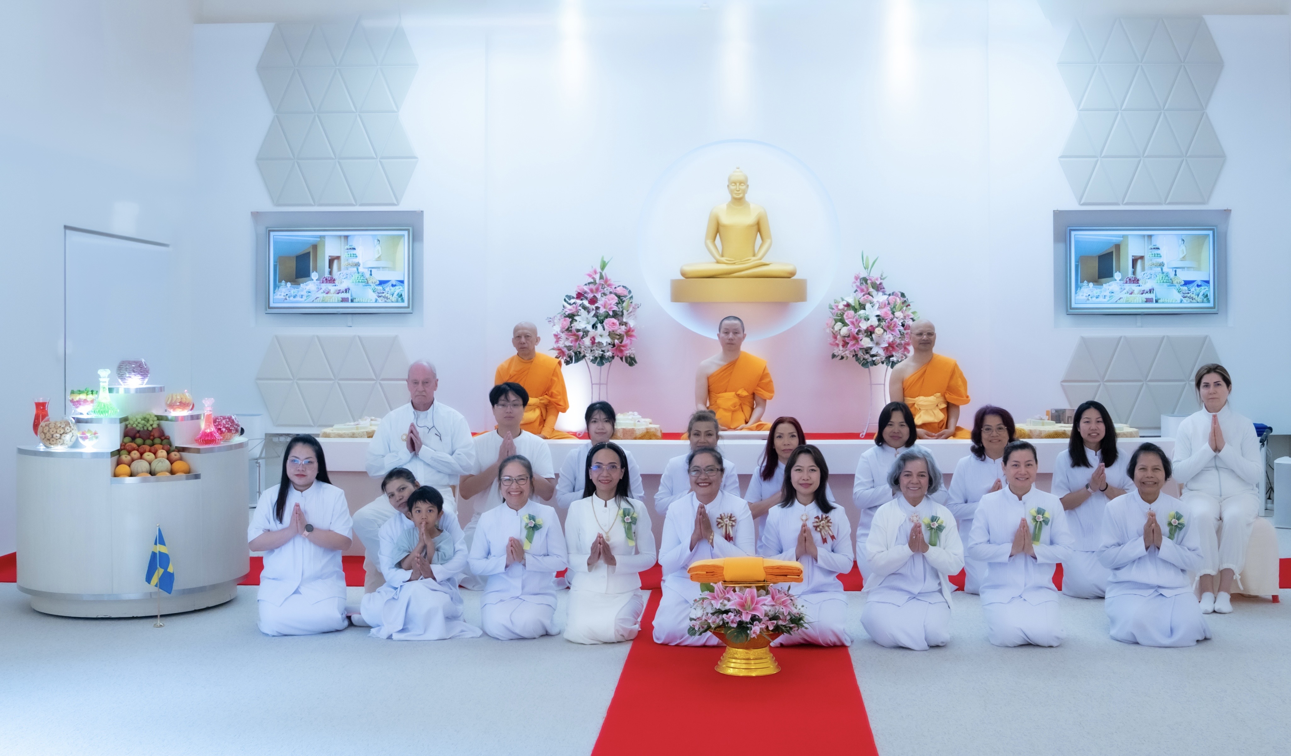 วัดพระธรรมกายสตอกโฮล์ม จัดงานบุญบูชาข้าวพระ